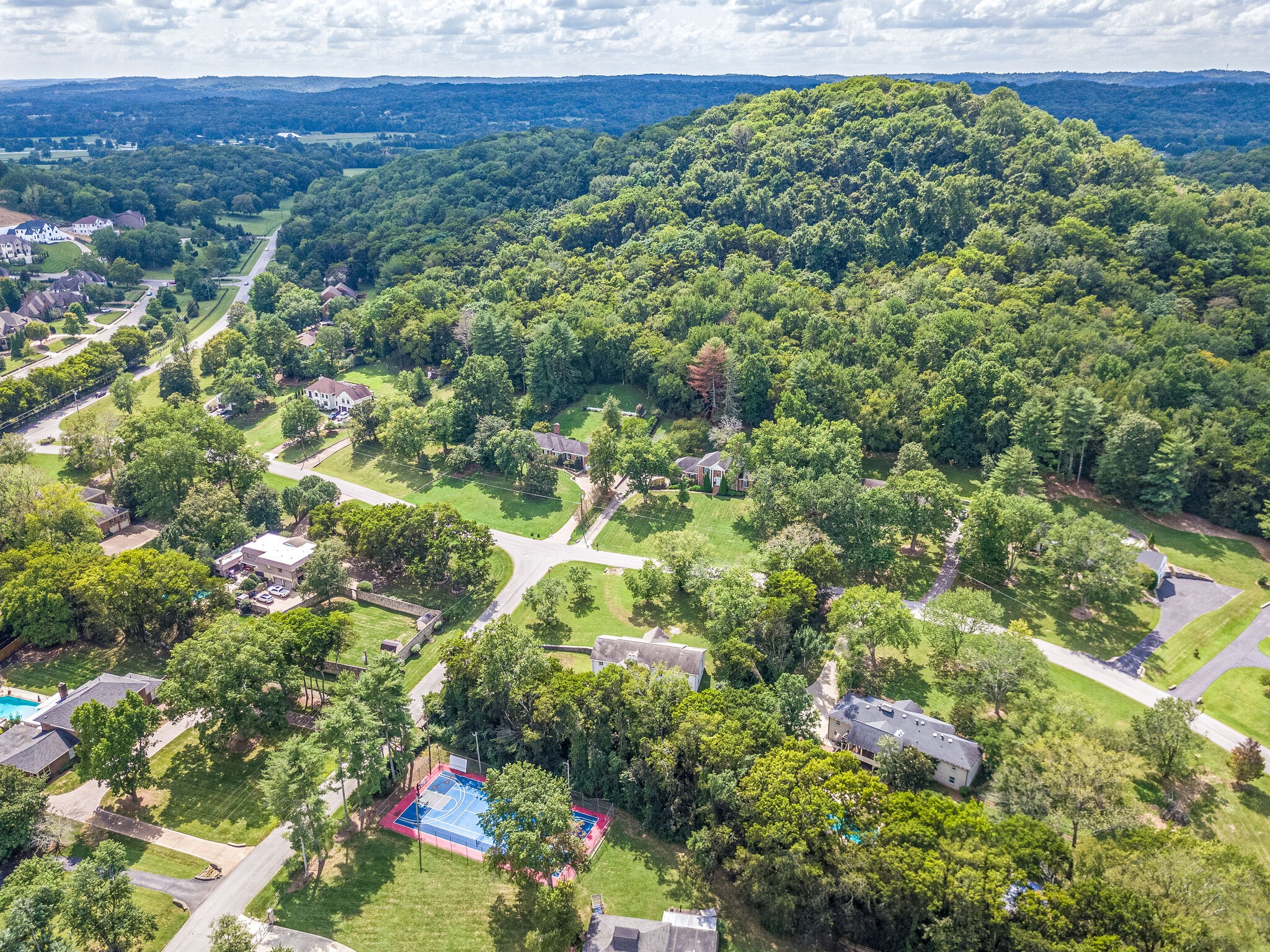 407 Hunt Club Rd