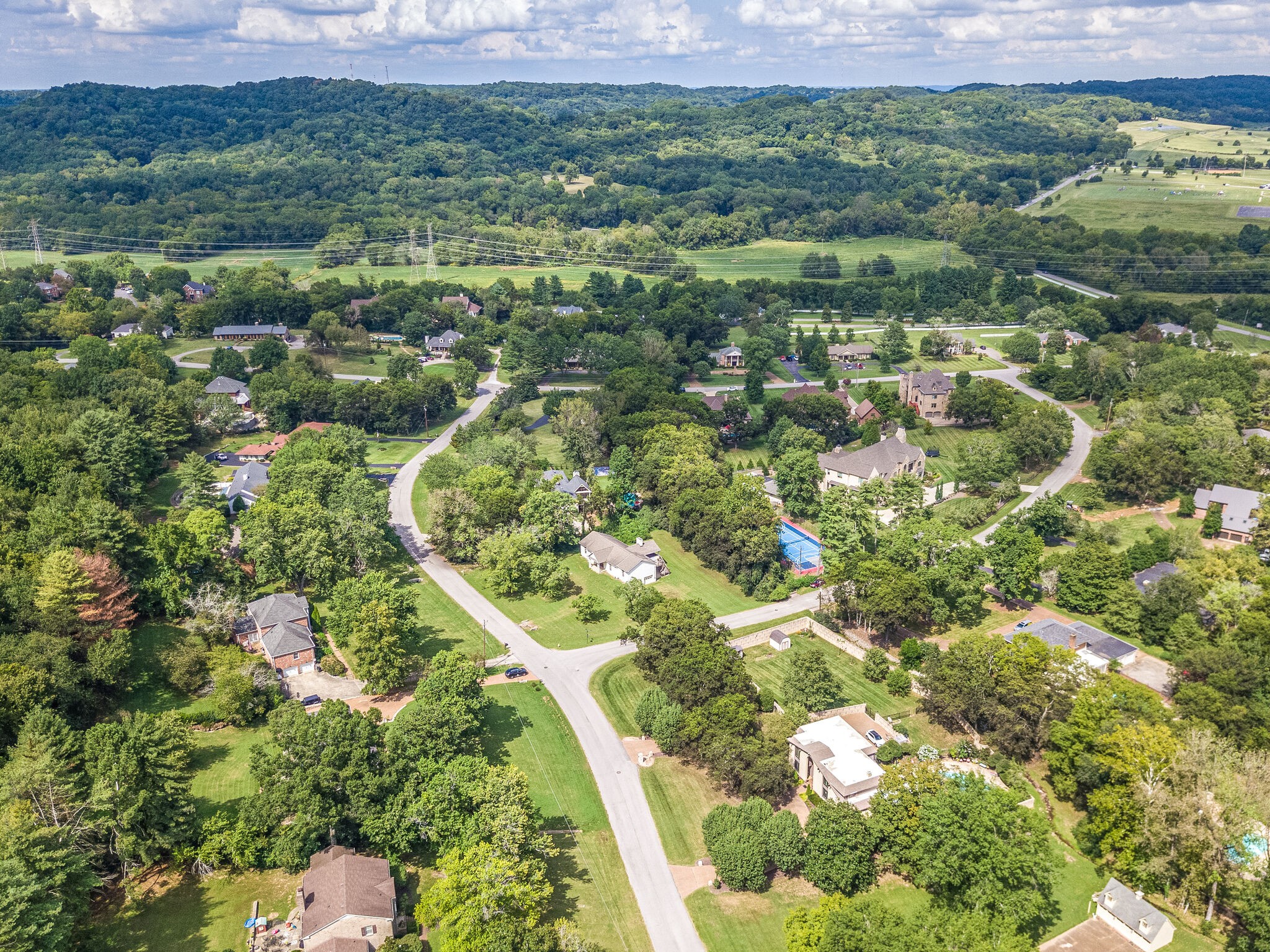 407 Hunt Club Rd