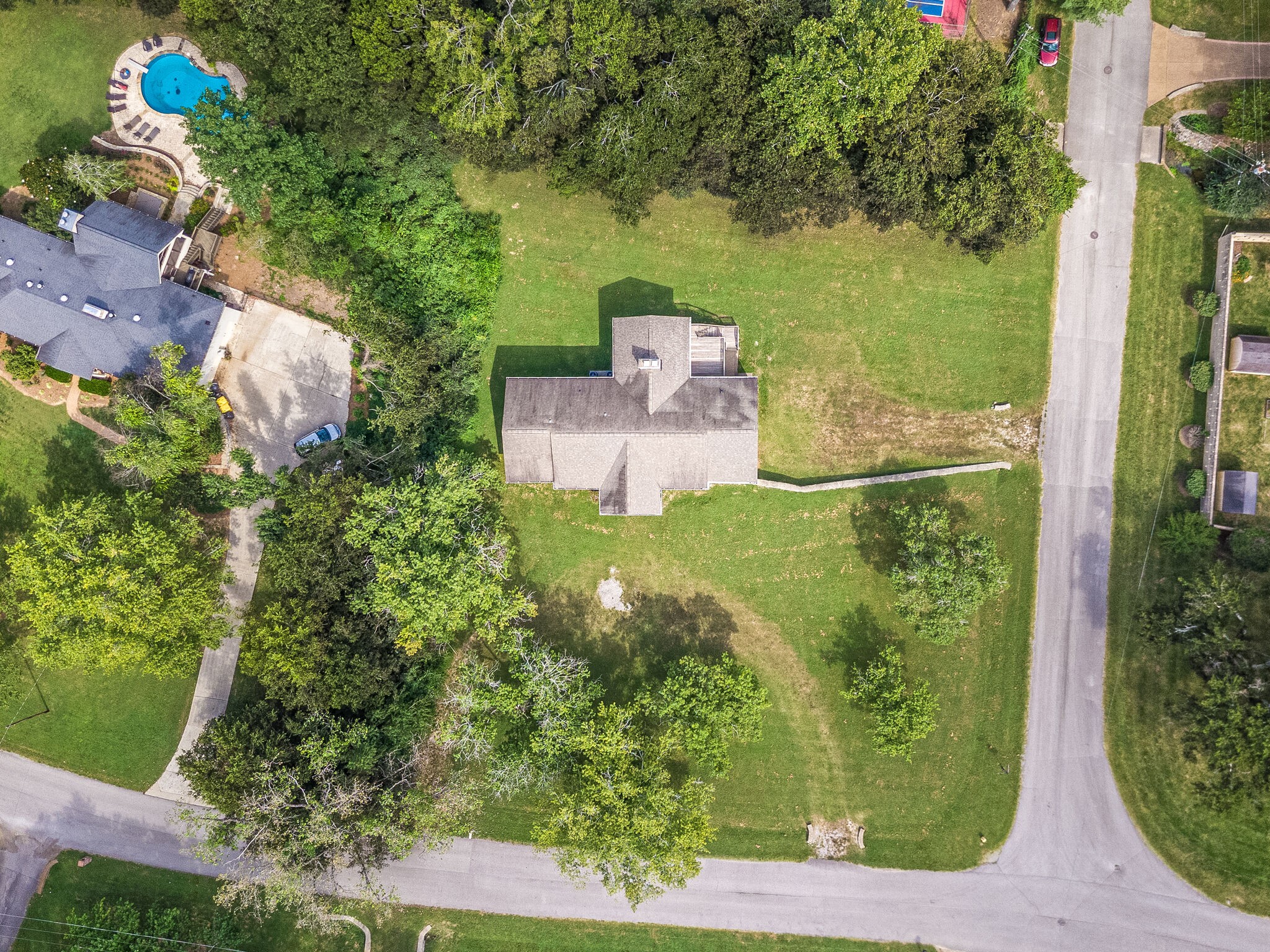 407 Hunt Club Rd