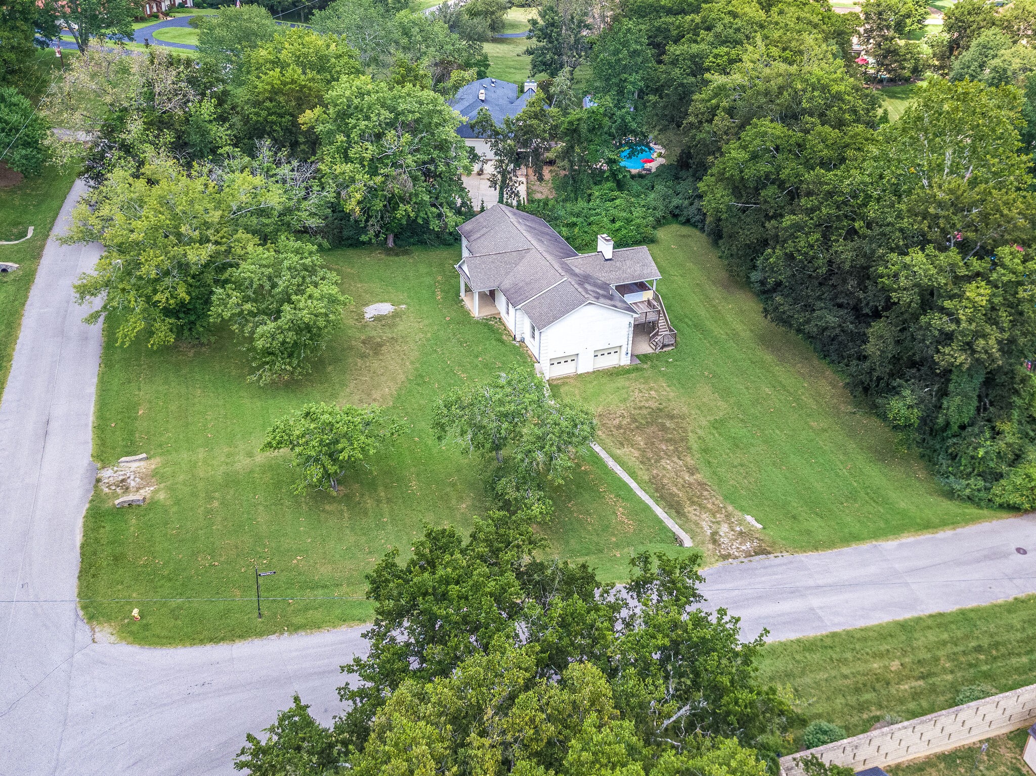 407 Hunt Club Rd