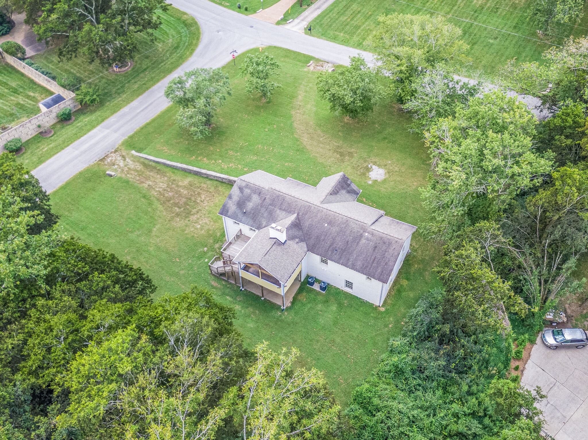 407 Hunt Club Rd