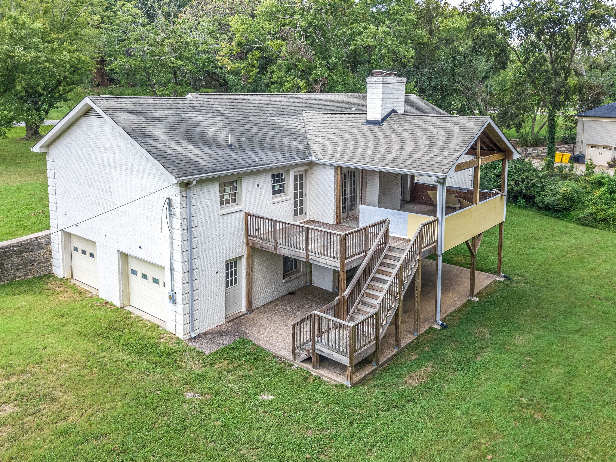 407 Hunt Club Rd