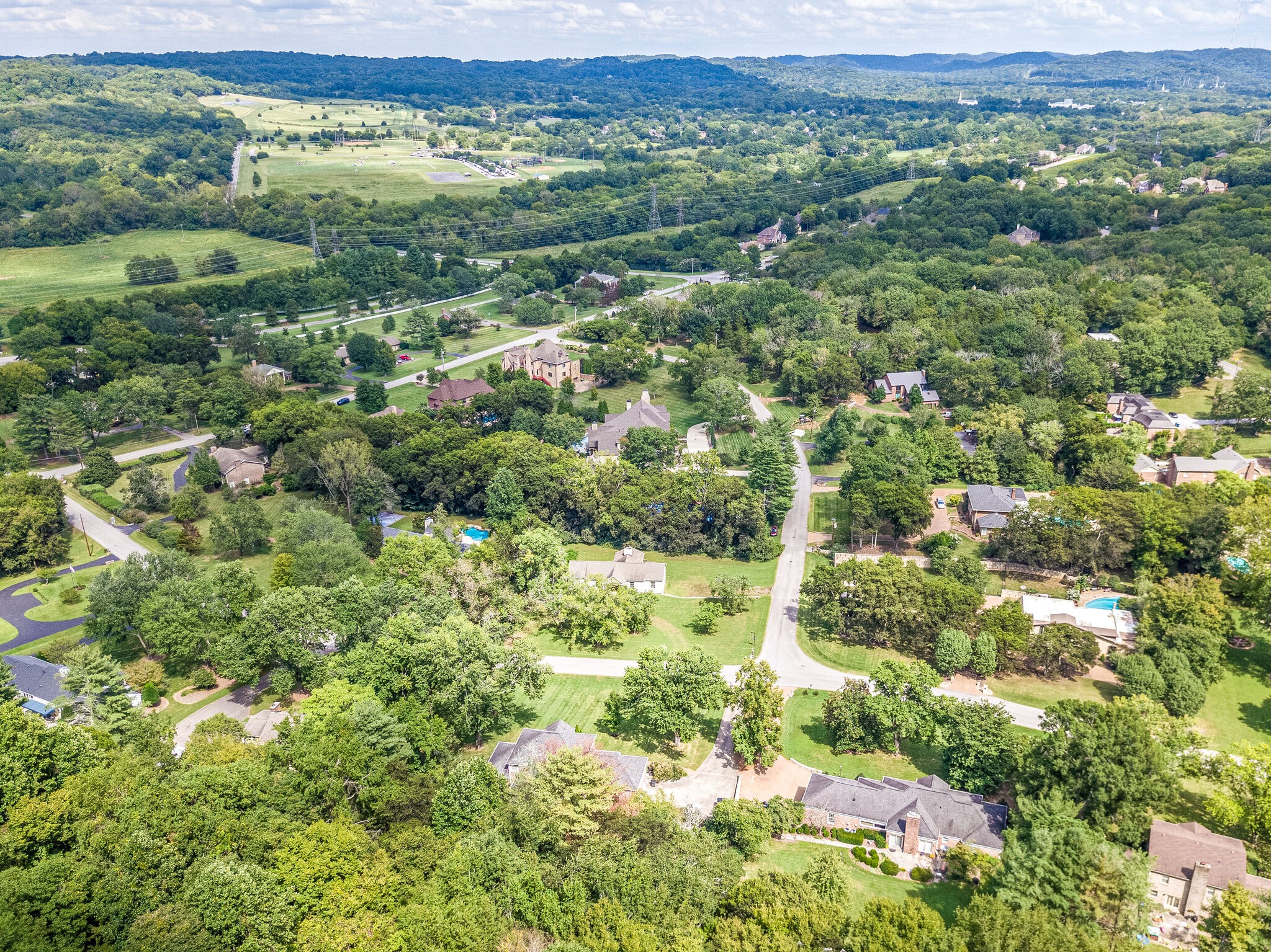 407 Hunt Club Rd