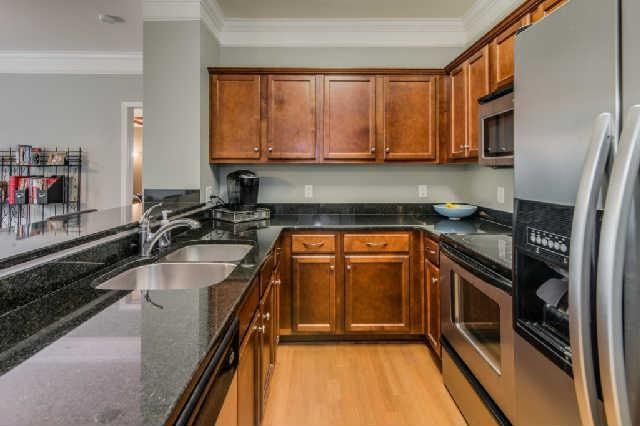 2310 Elliott Ave Unit: 207