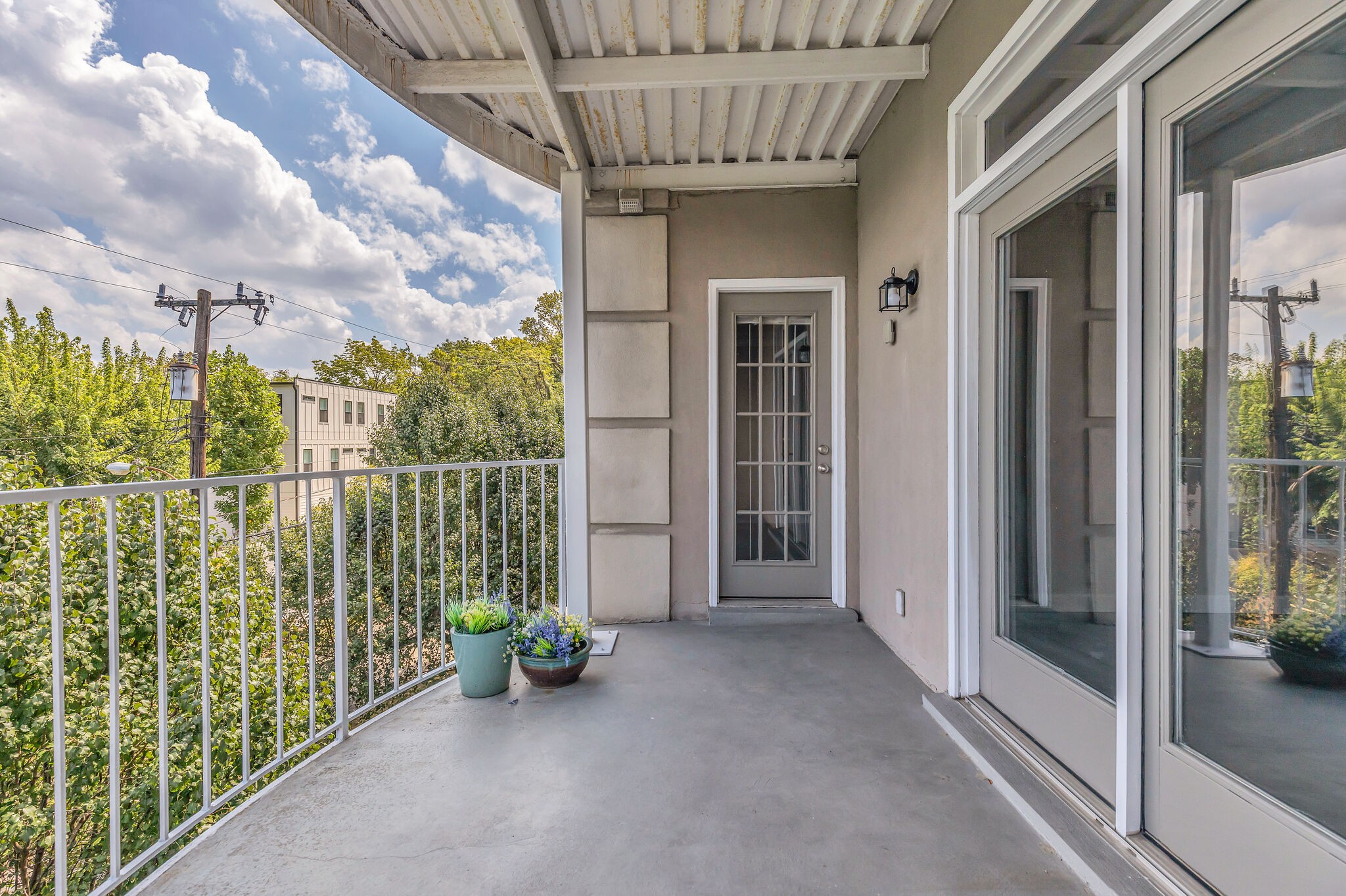 404 Rose Hall Unit: 404