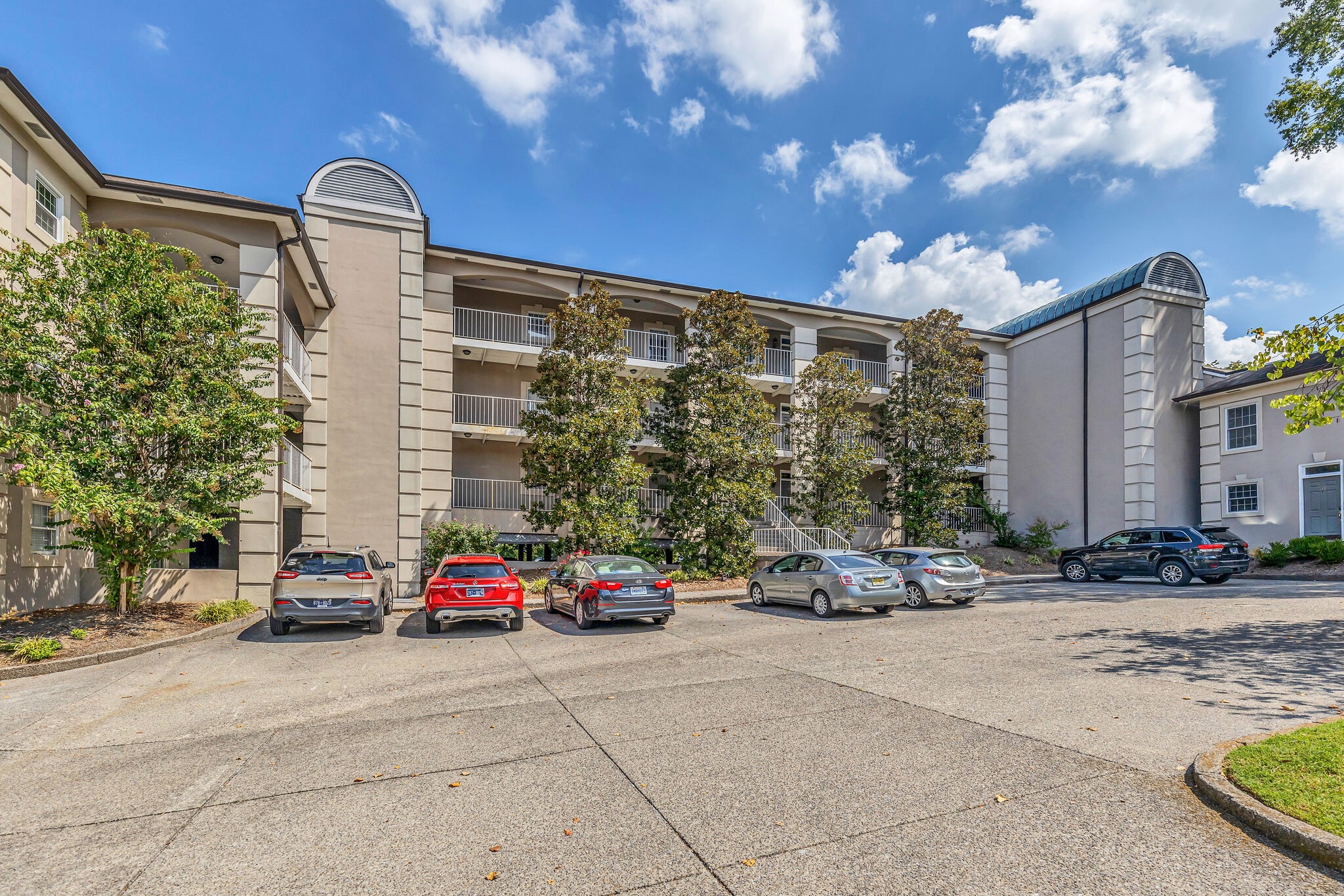 404 Rose Hall Unit: 404