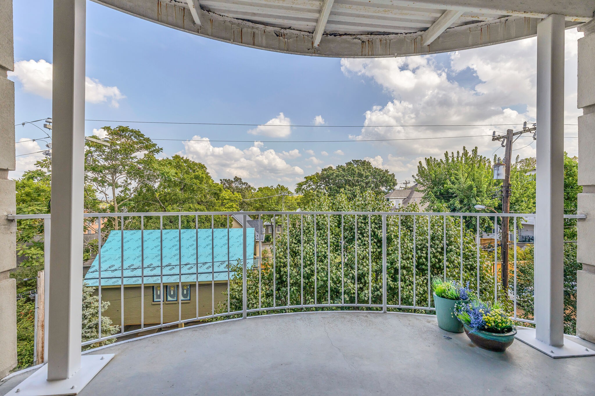 404 Rose Hall Unit: 404
