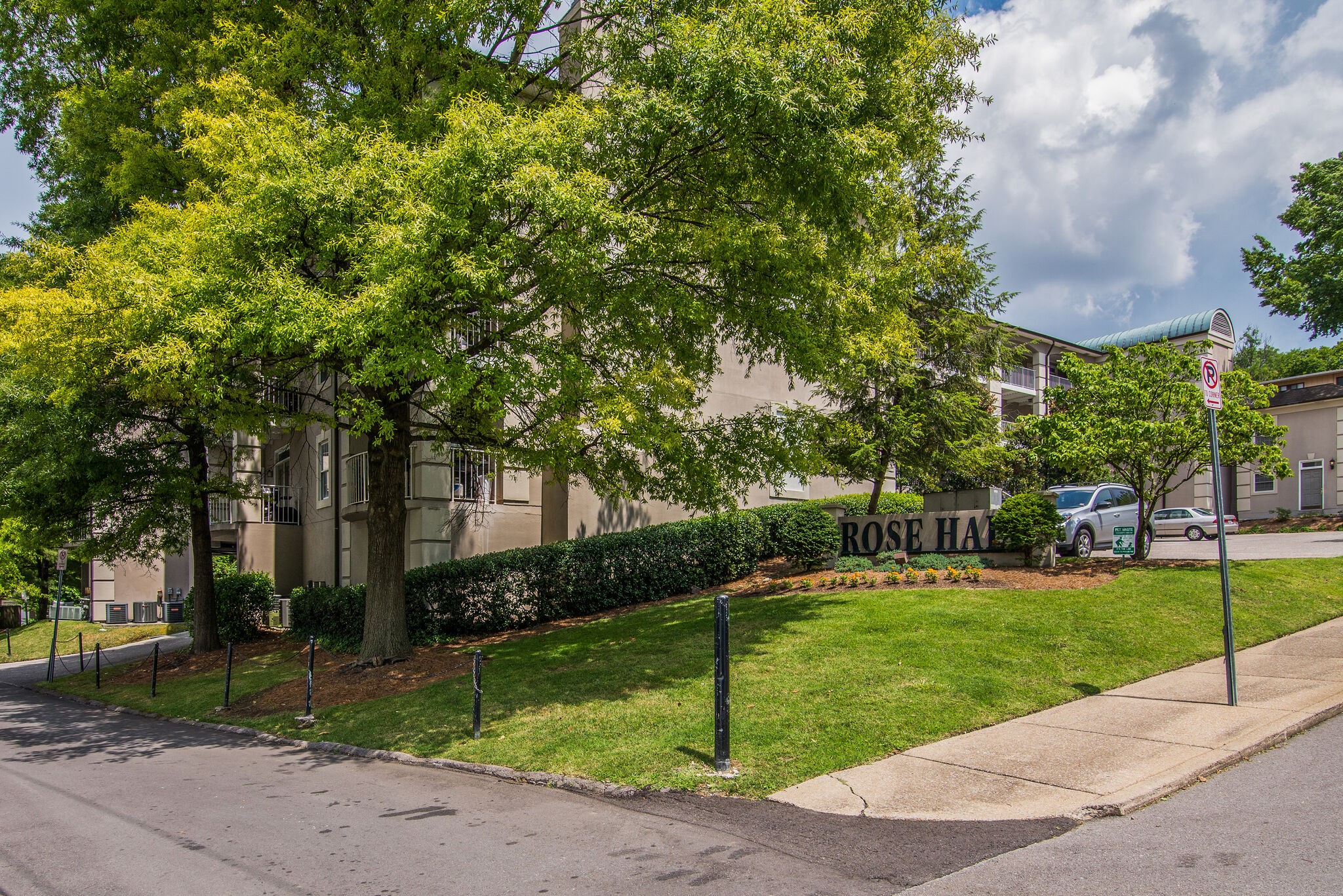 404 Rose Hall Unit: 404