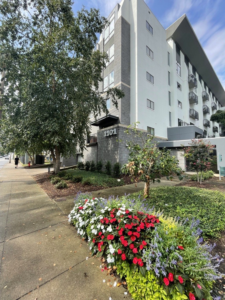 1101 18th Ave, S Unit: 400