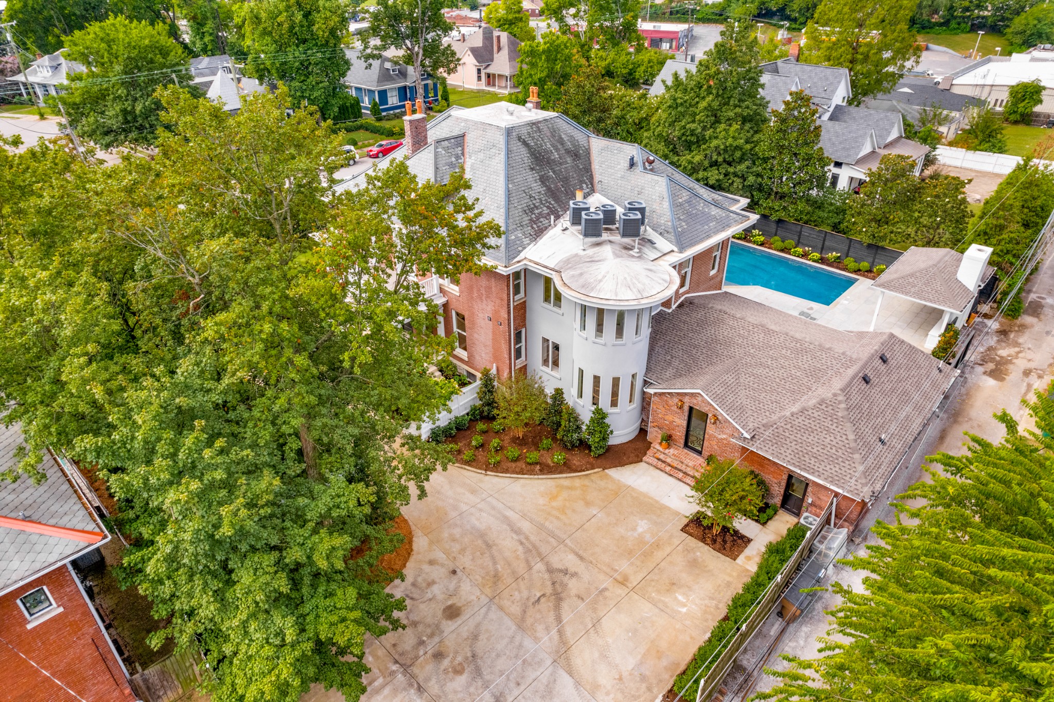 746 Benton Ave