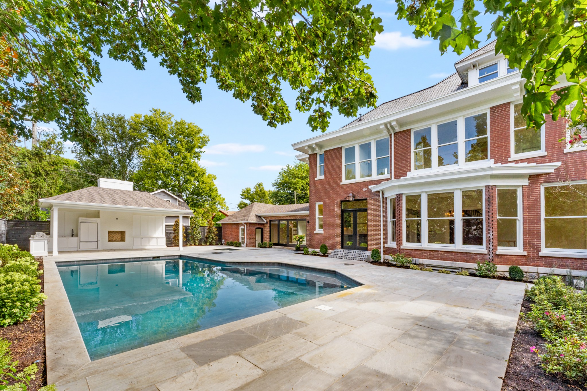 746 Benton Ave