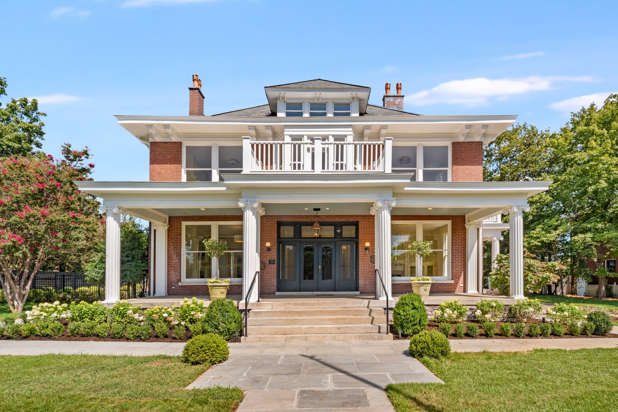 746 Benton Ave