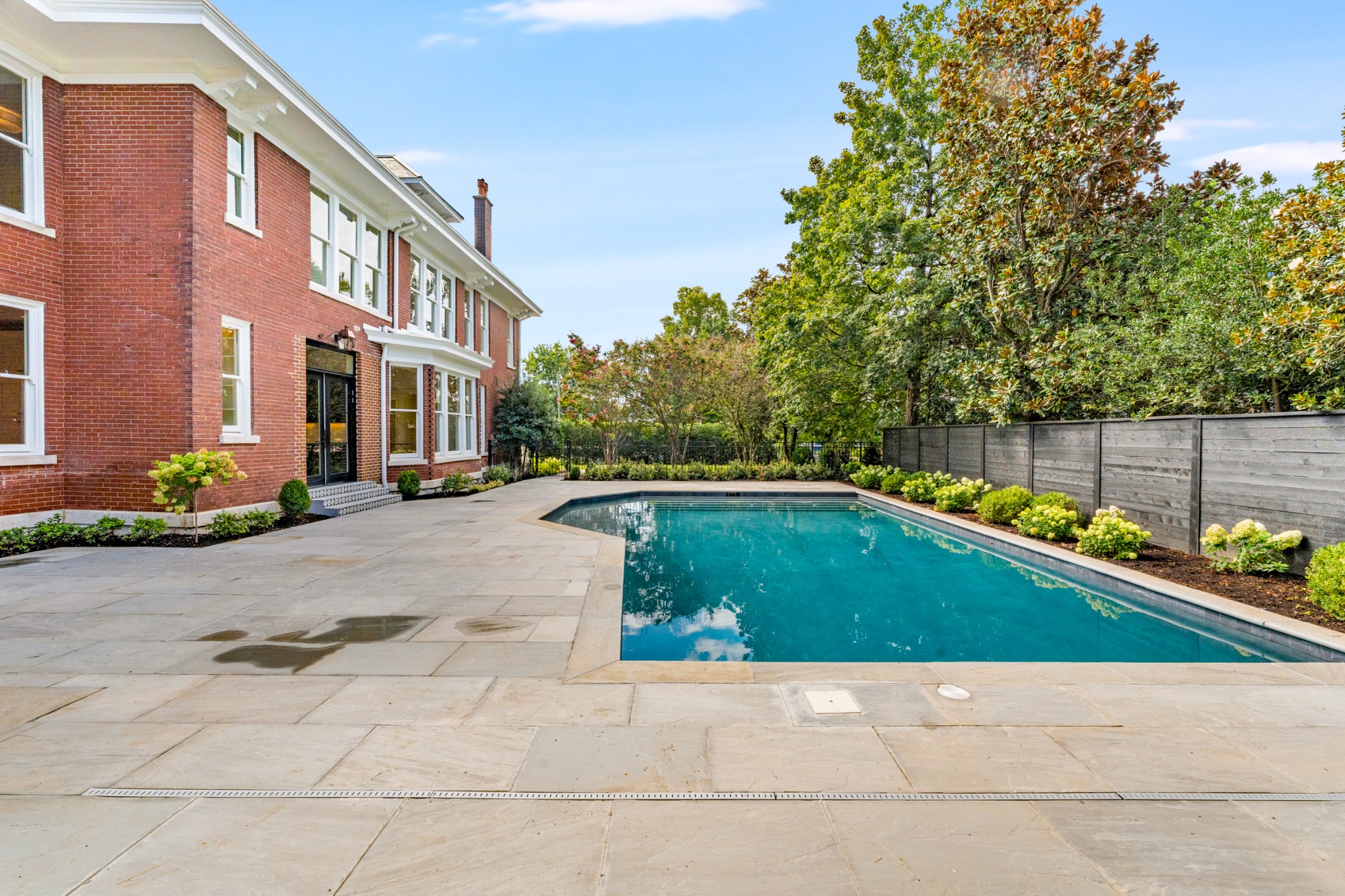 746 Benton Ave