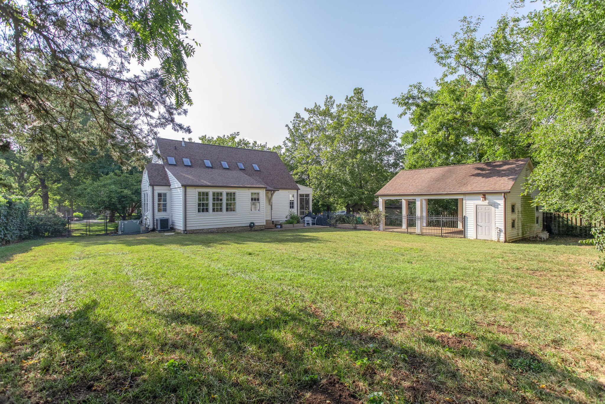 916 Wilson Blvd