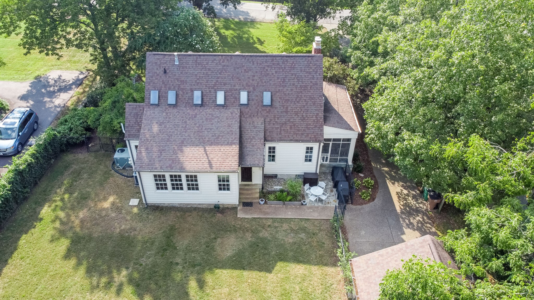 916 Wilson Blvd