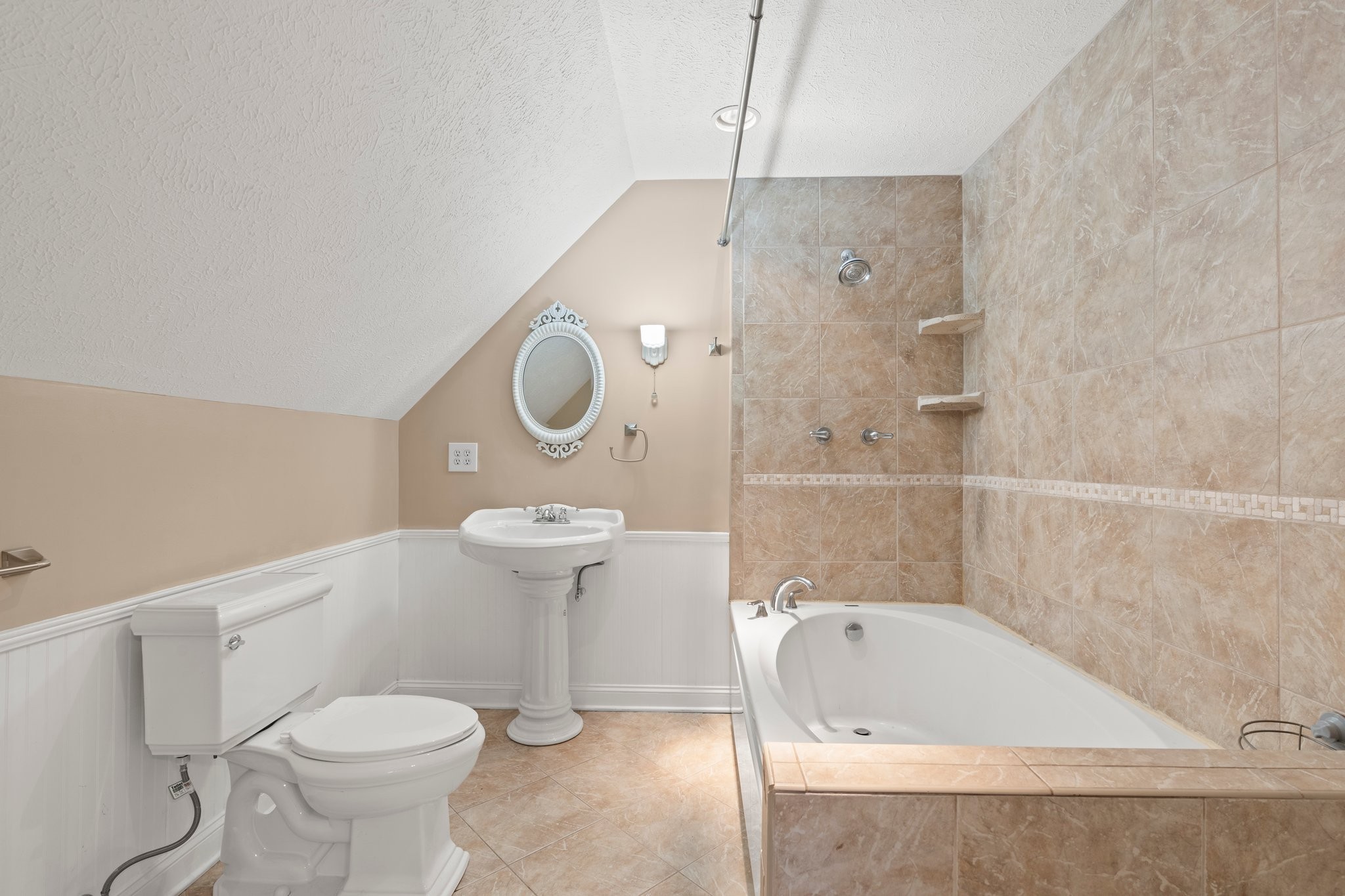 156 River Bluff Dr, W