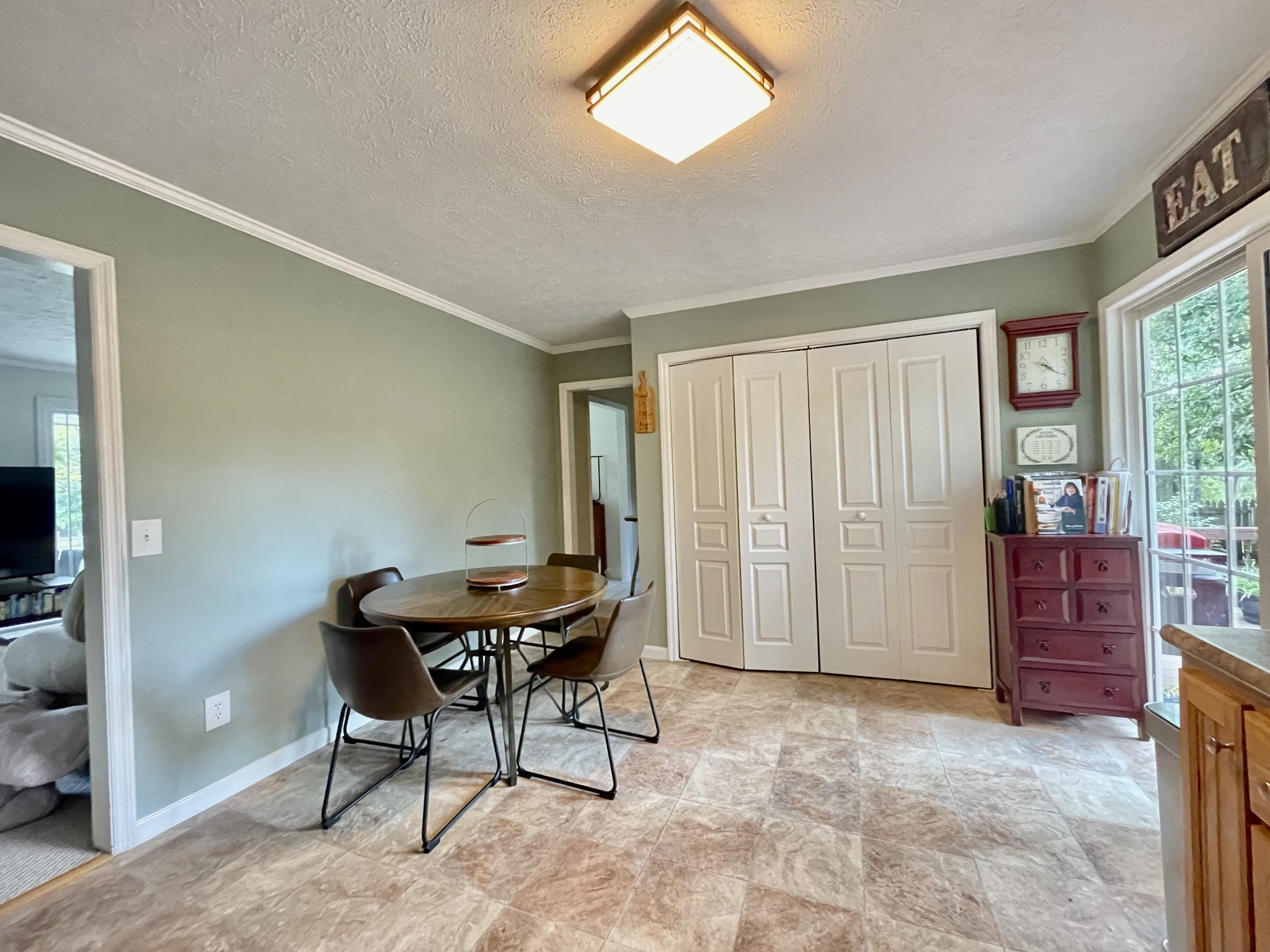 156 River Bluff Dr, W