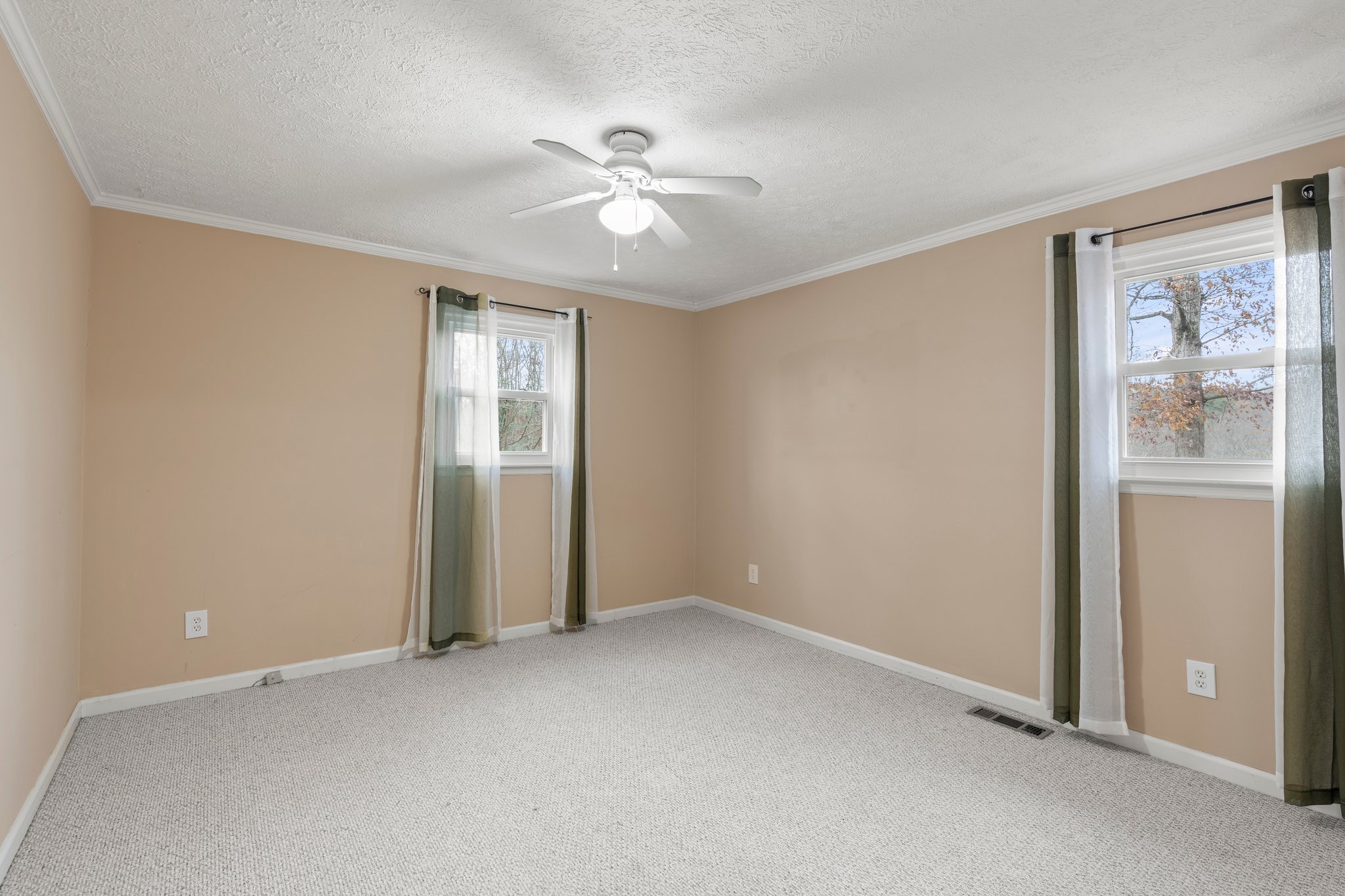 156 River Bluff Dr, W