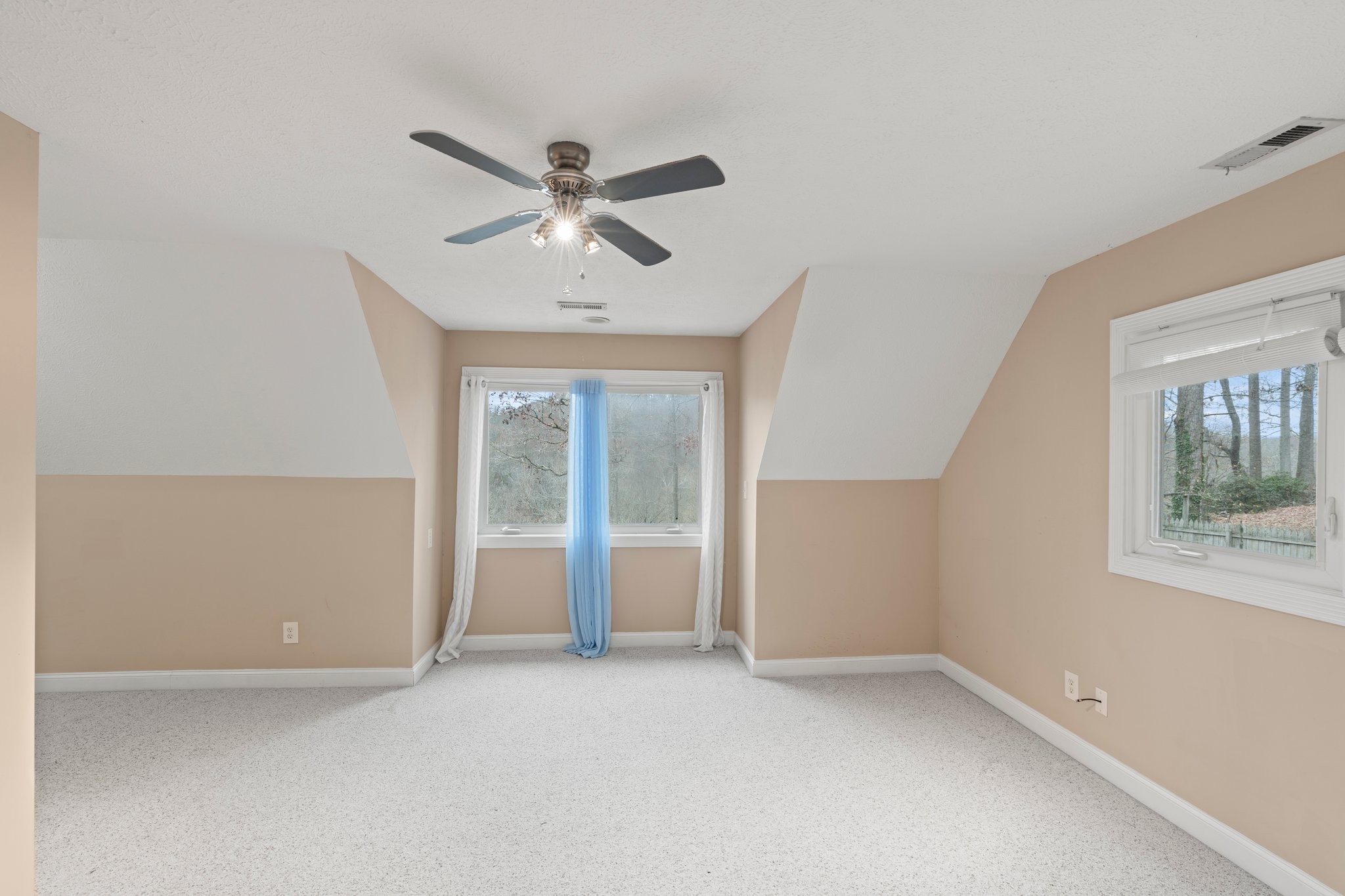 156 River Bluff Dr, W