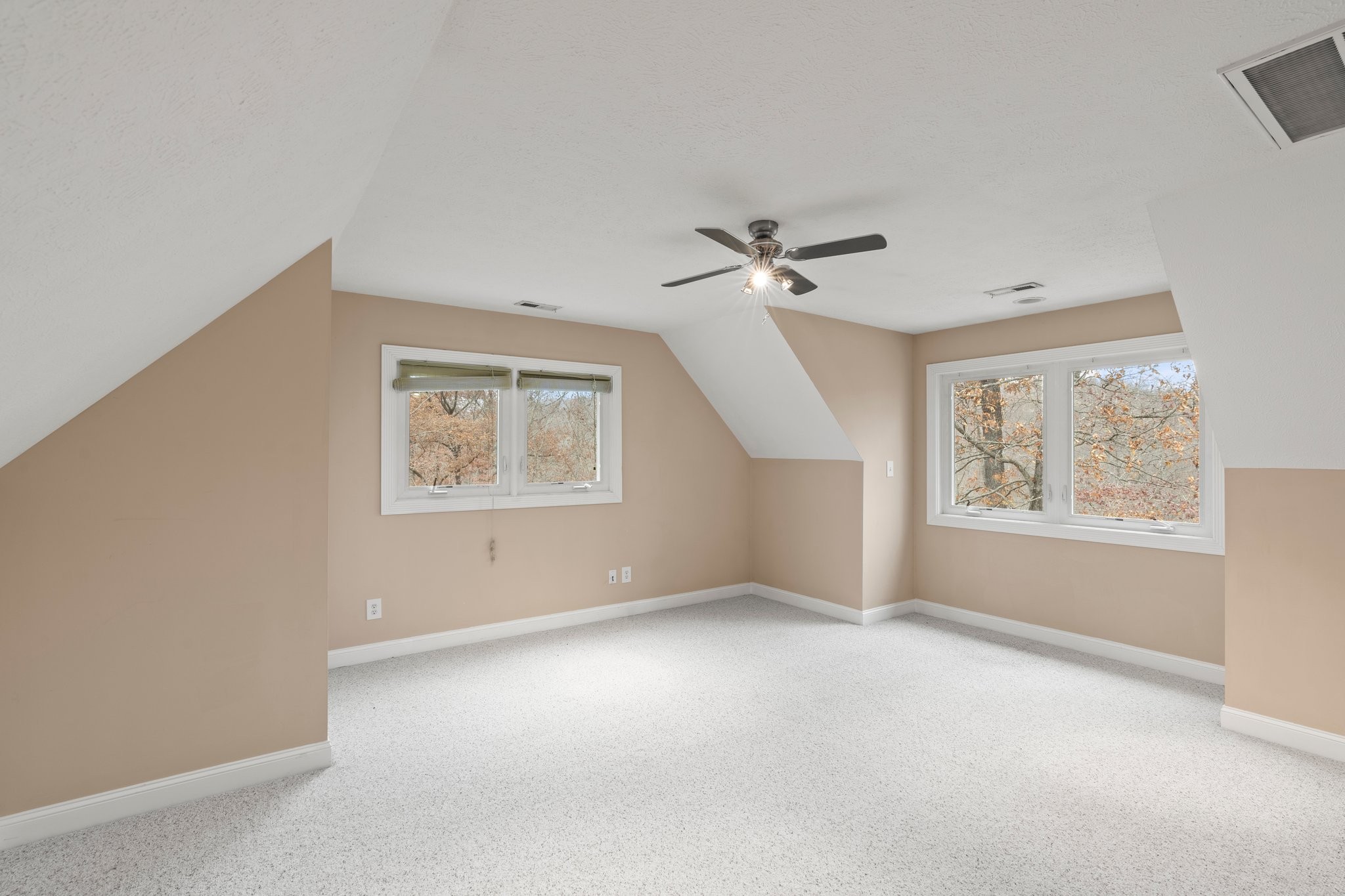 156 River Bluff Dr, W