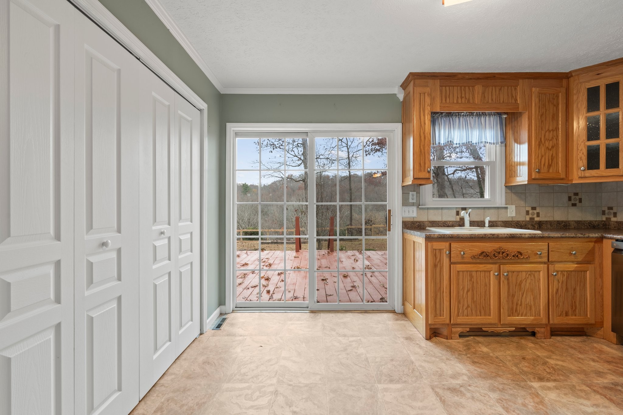 156 River Bluff Dr, W