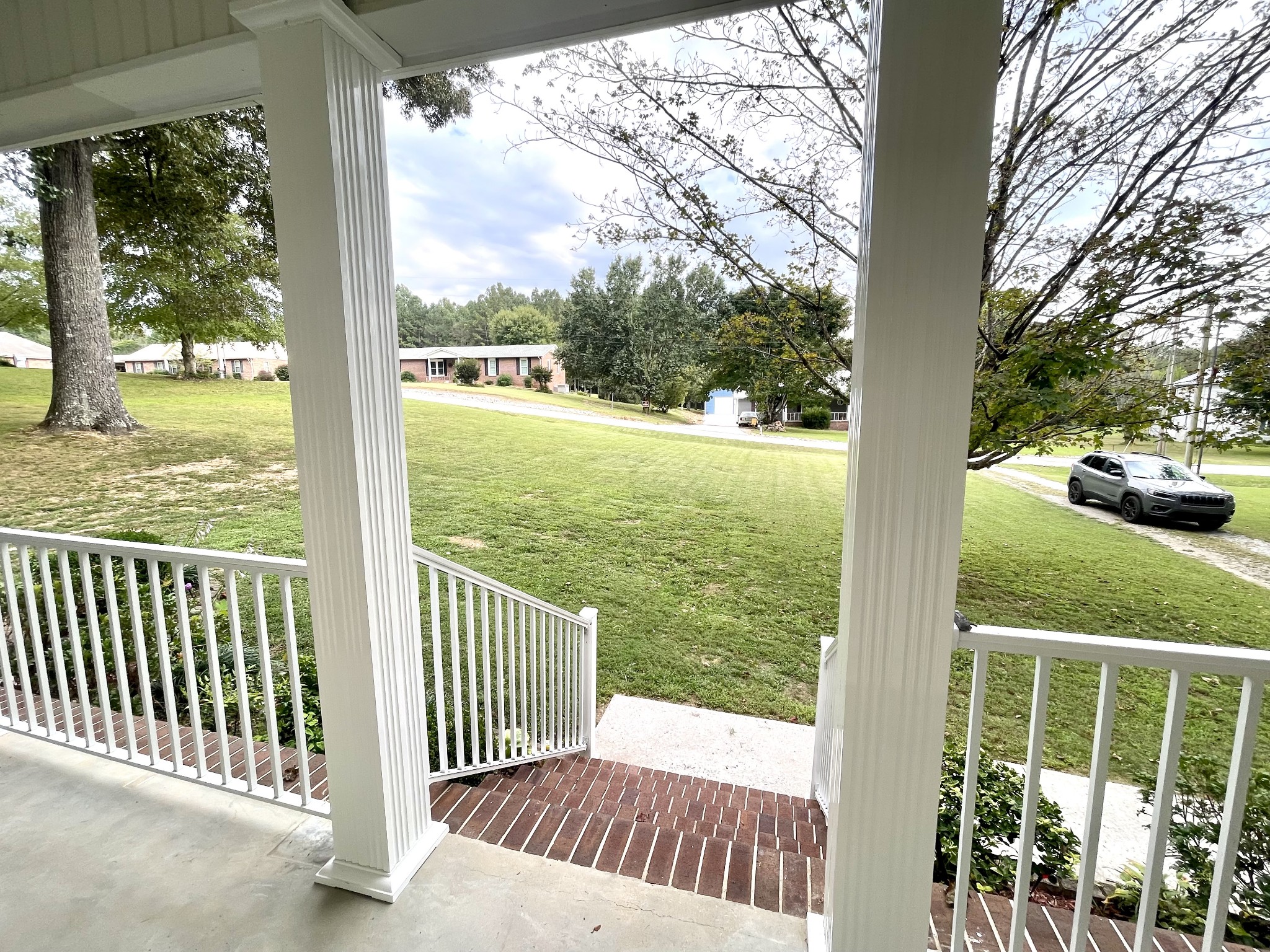 156 River Bluff Dr, W