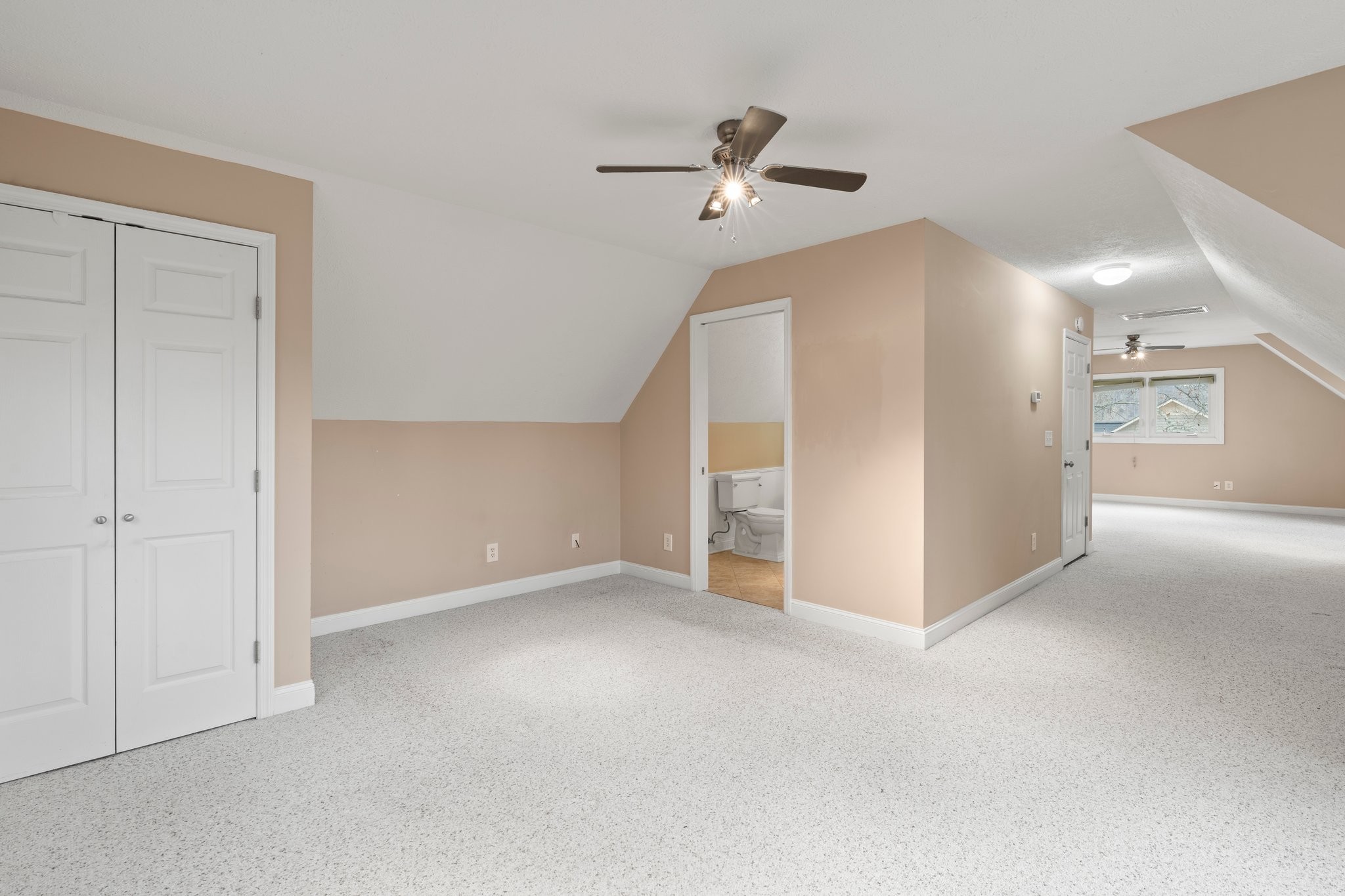 156 River Bluff Dr, W