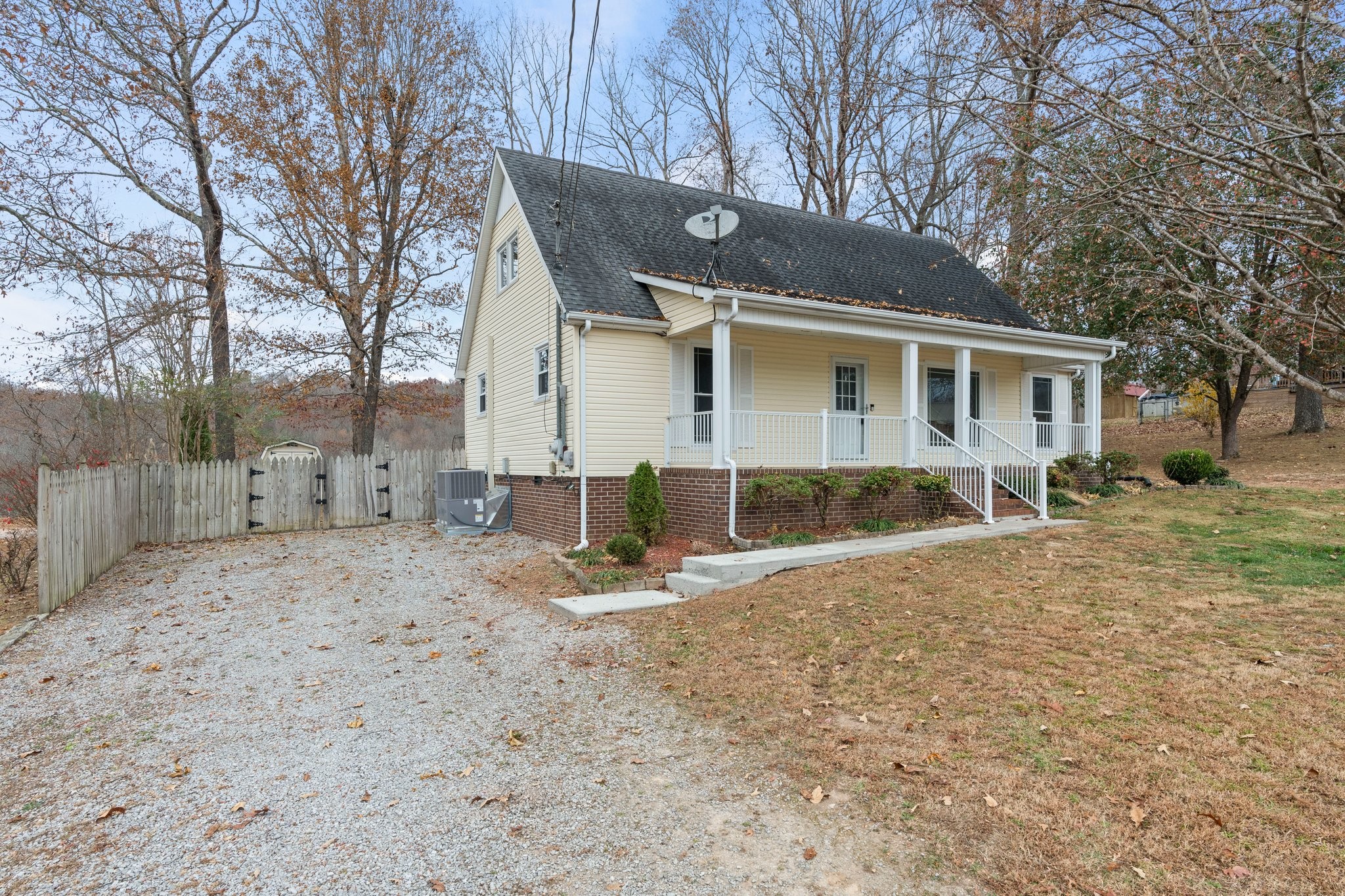 156 River Bluff Dr, W