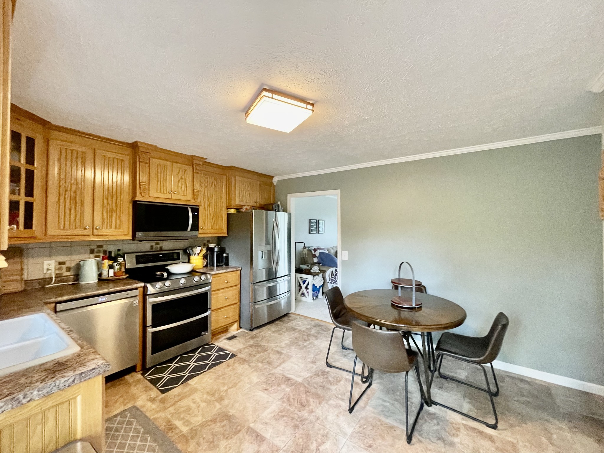 156 River Bluff Dr, W