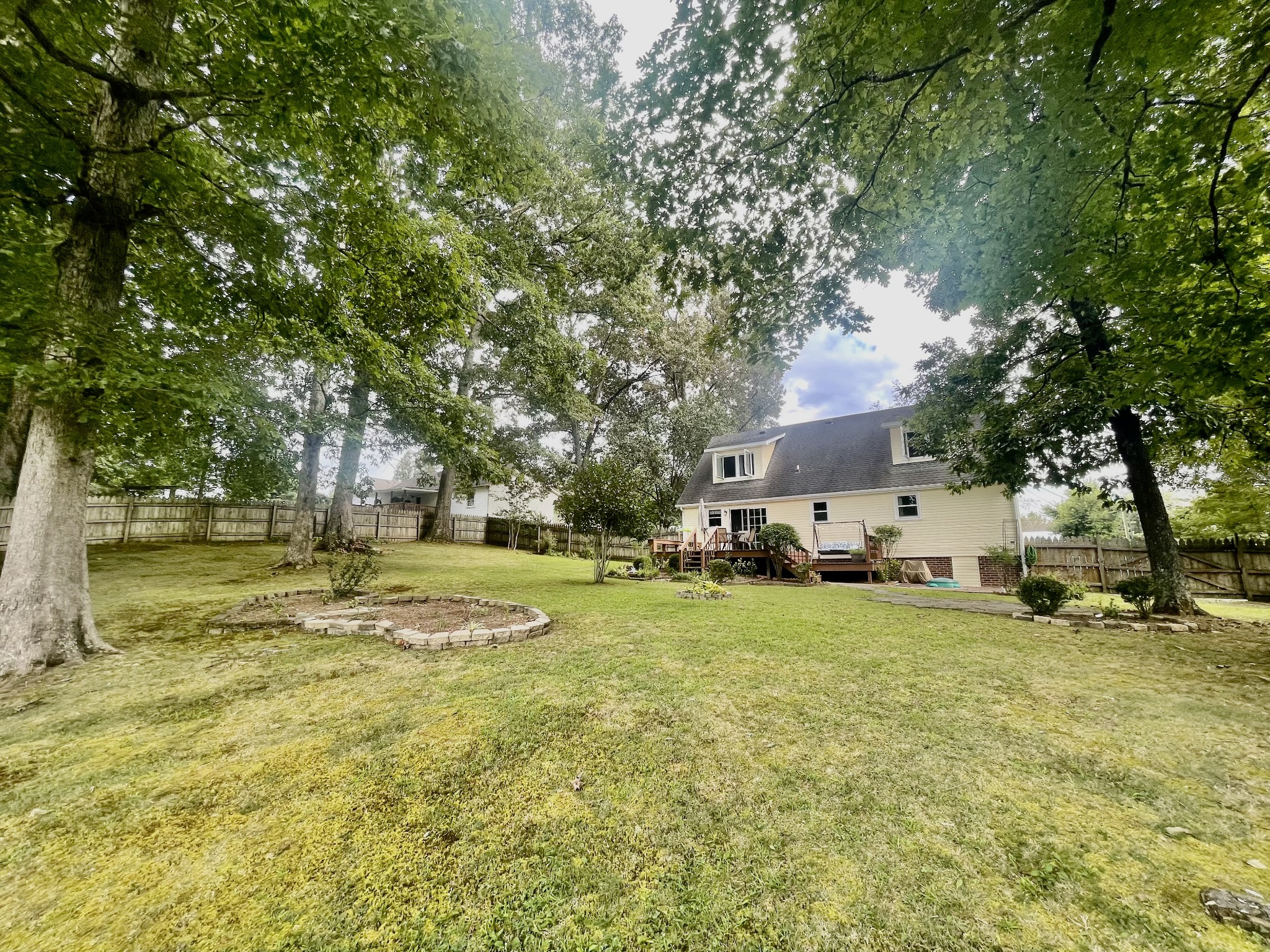 156 River Bluff Dr, W