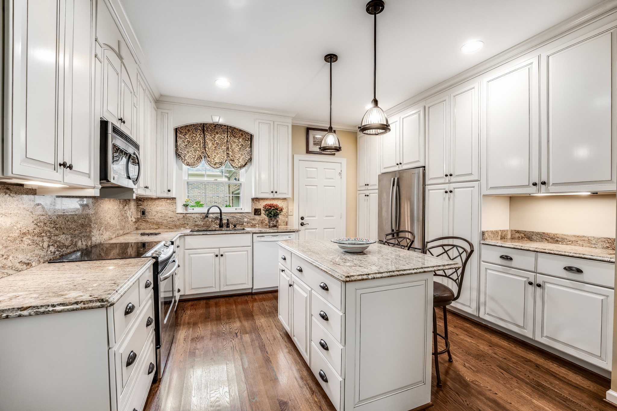 2721 Abbott Martin Rd