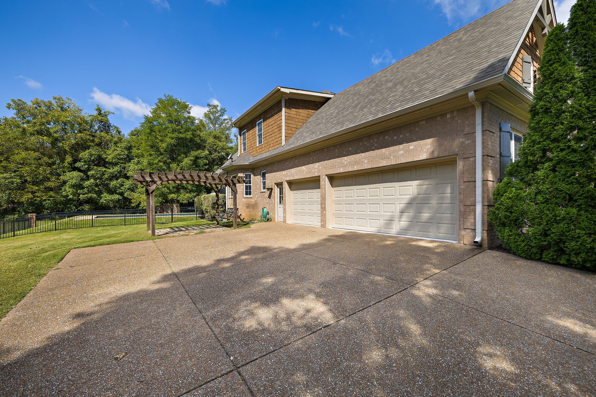 1420 Hunter Rd