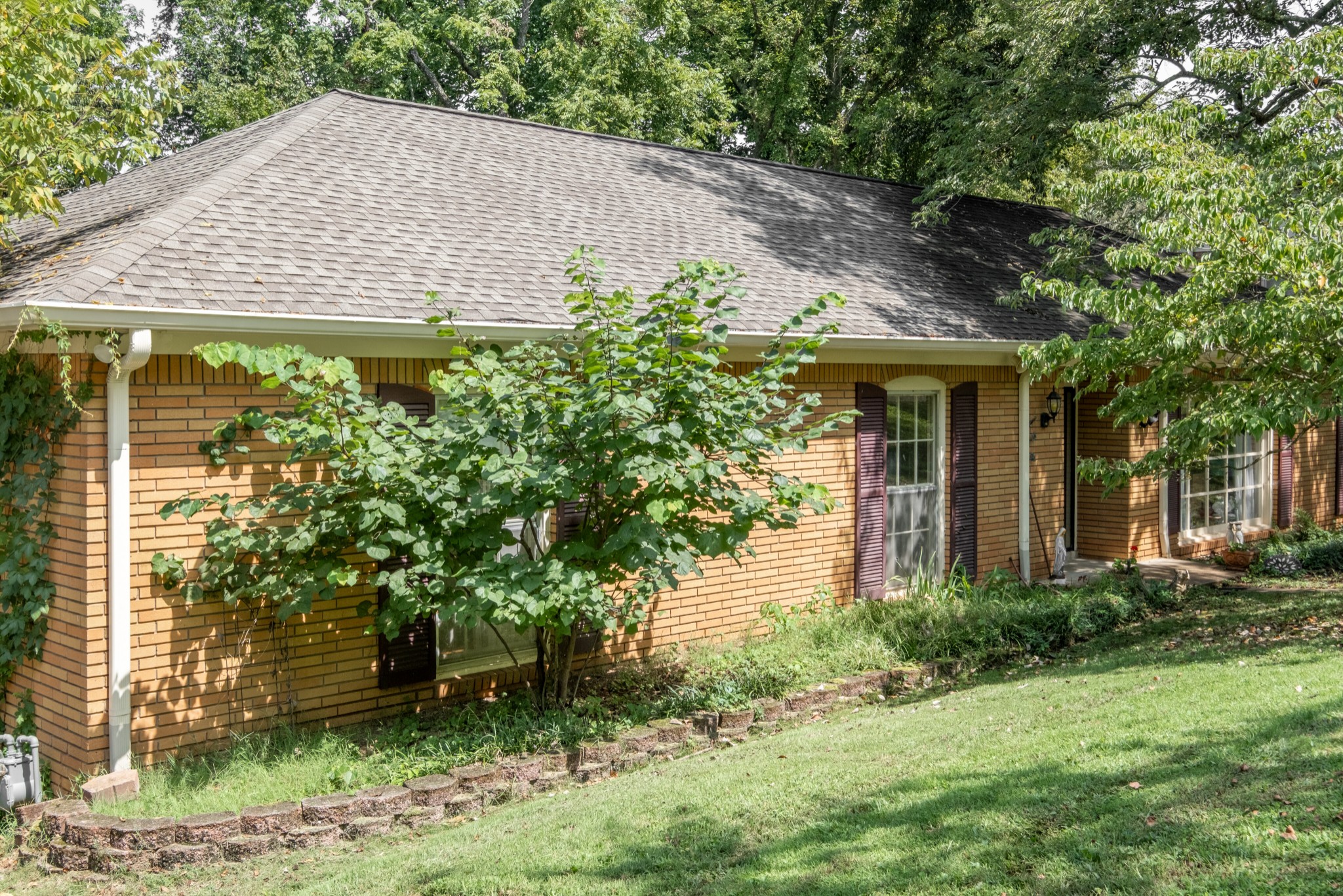 856 Highland Crest Dr