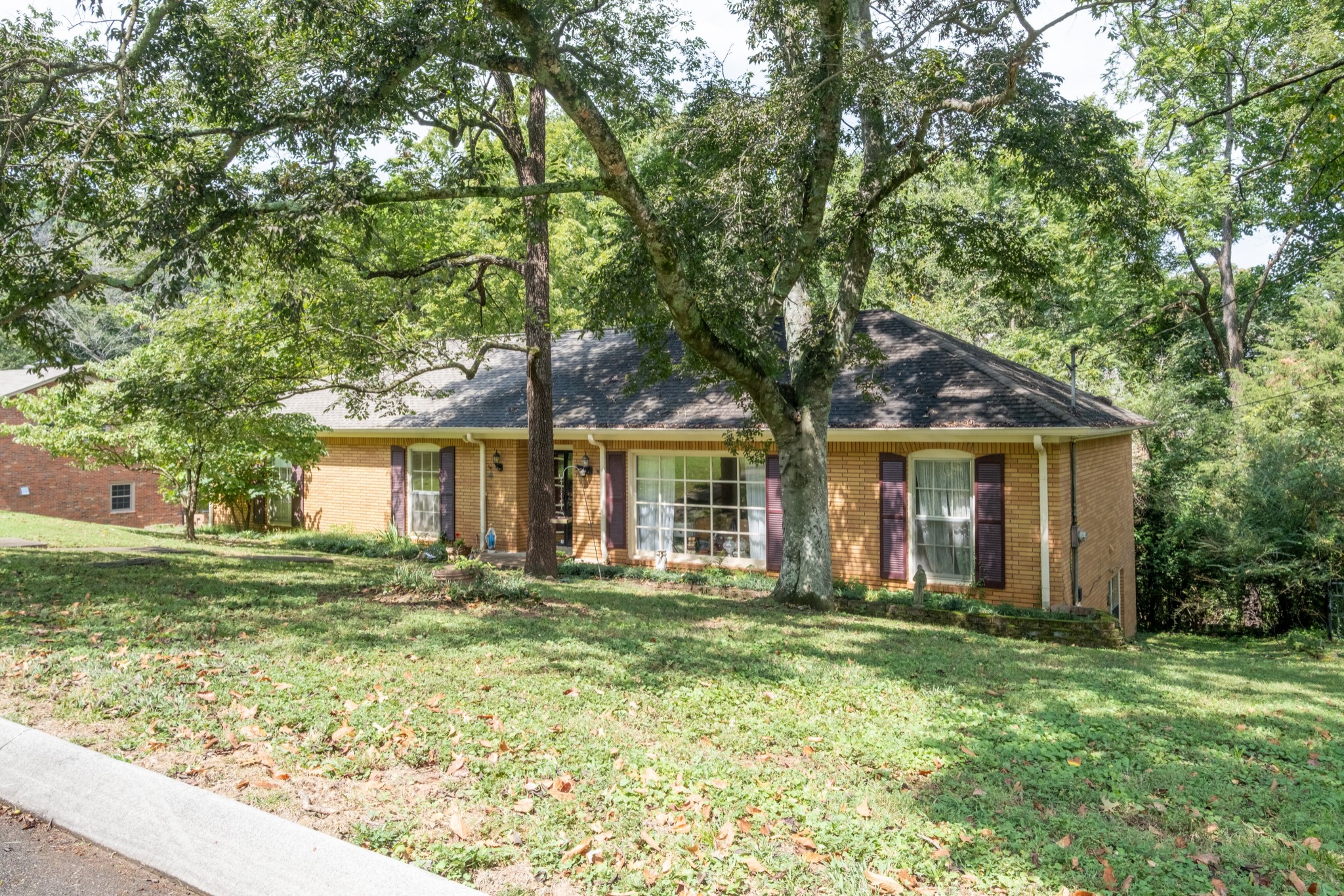 856 Highland Crest Dr