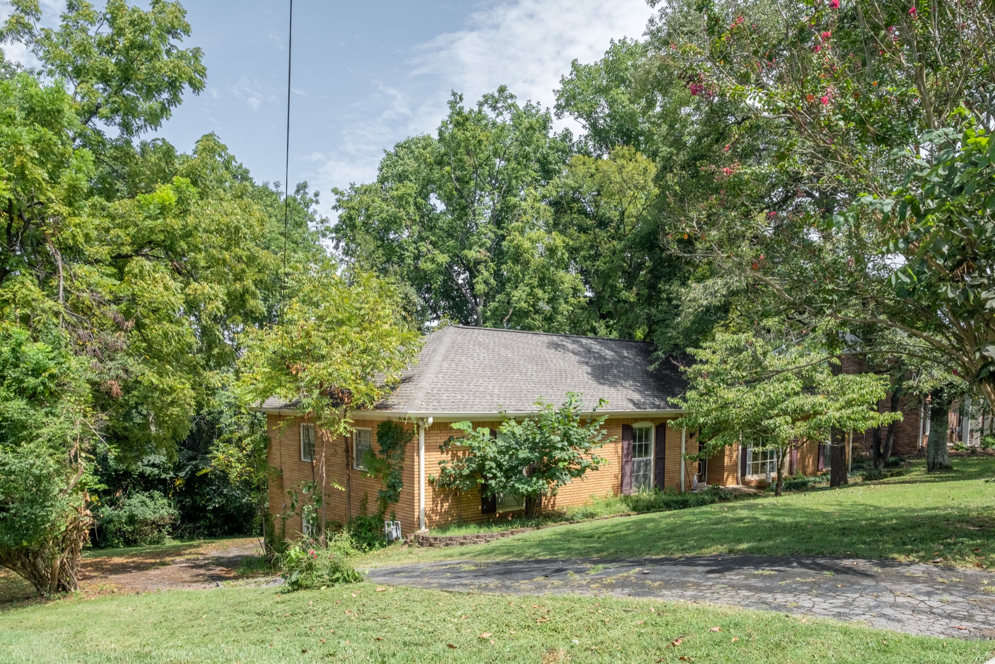 856 Highland Crest Dr