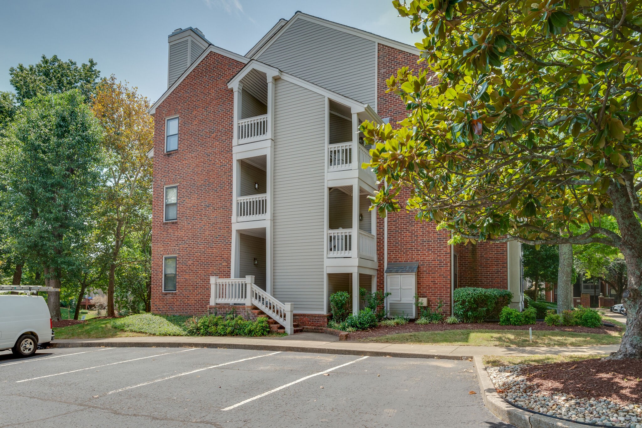 701 Arkland Pl