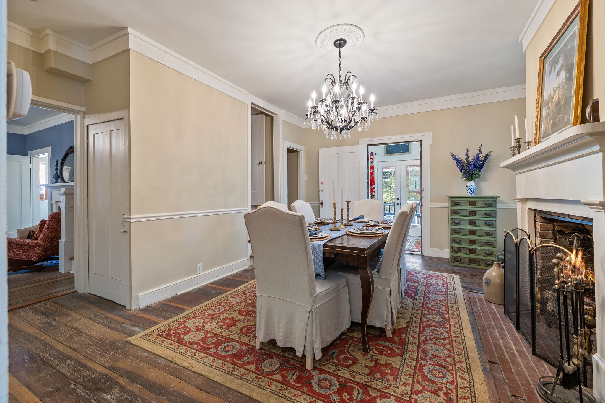 415 W 9th St