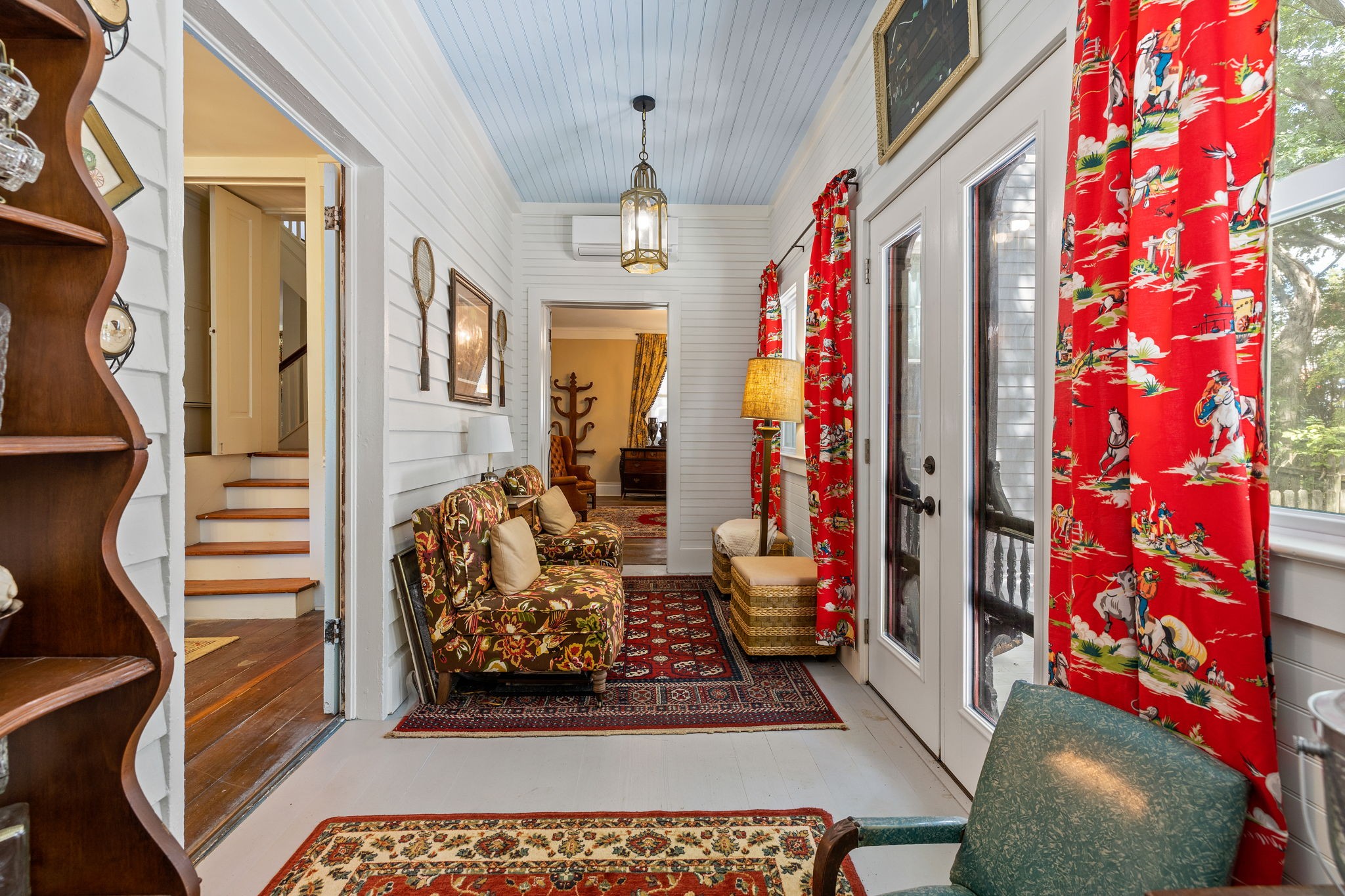 415 W 9th St