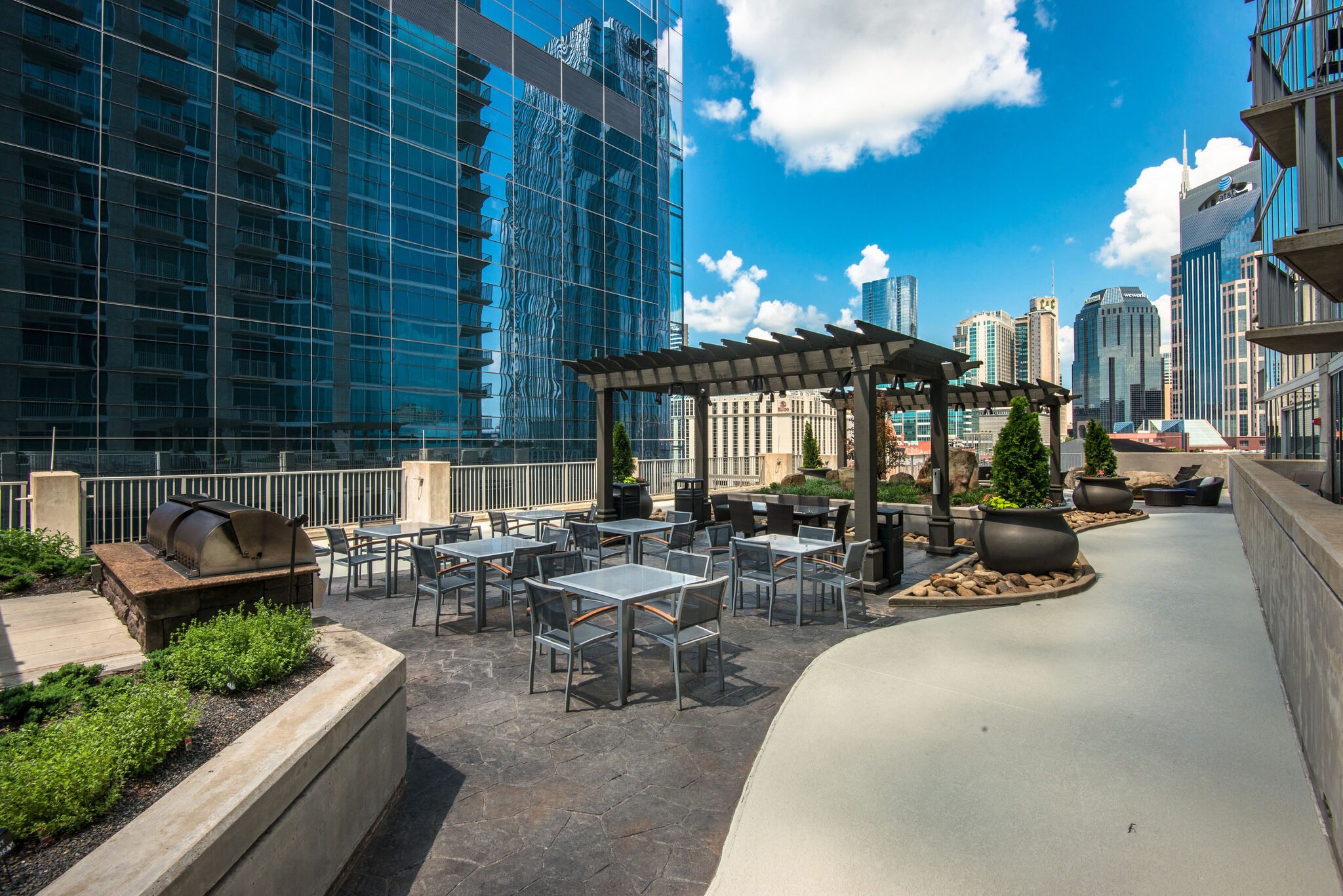 301 Demonbreun St Unit: 814