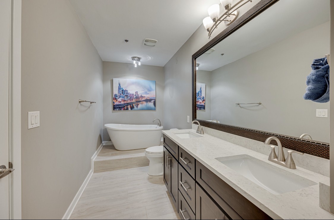 301 Demonbreun St Unit: 814