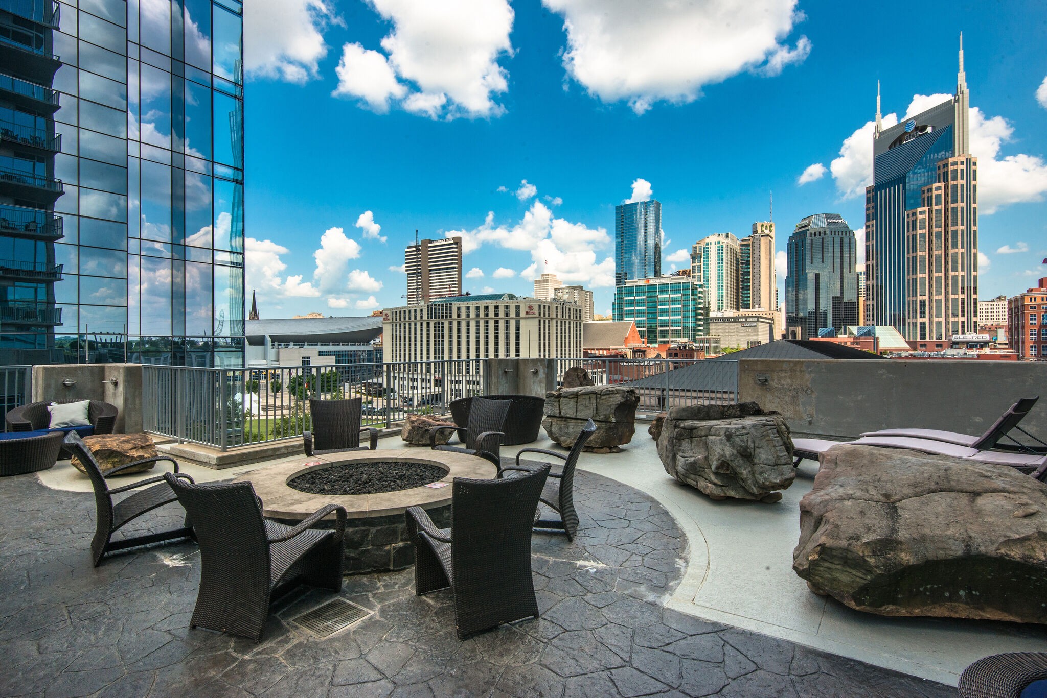 301 Demonbreun St Unit: 814