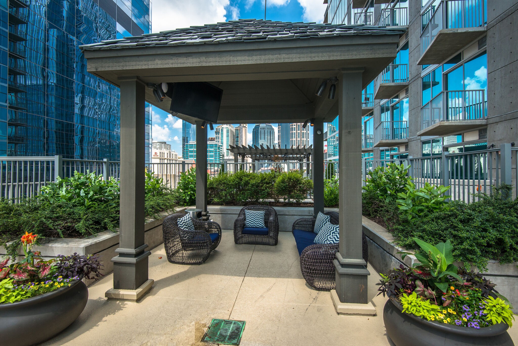 301 Demonbreun St Unit: 814