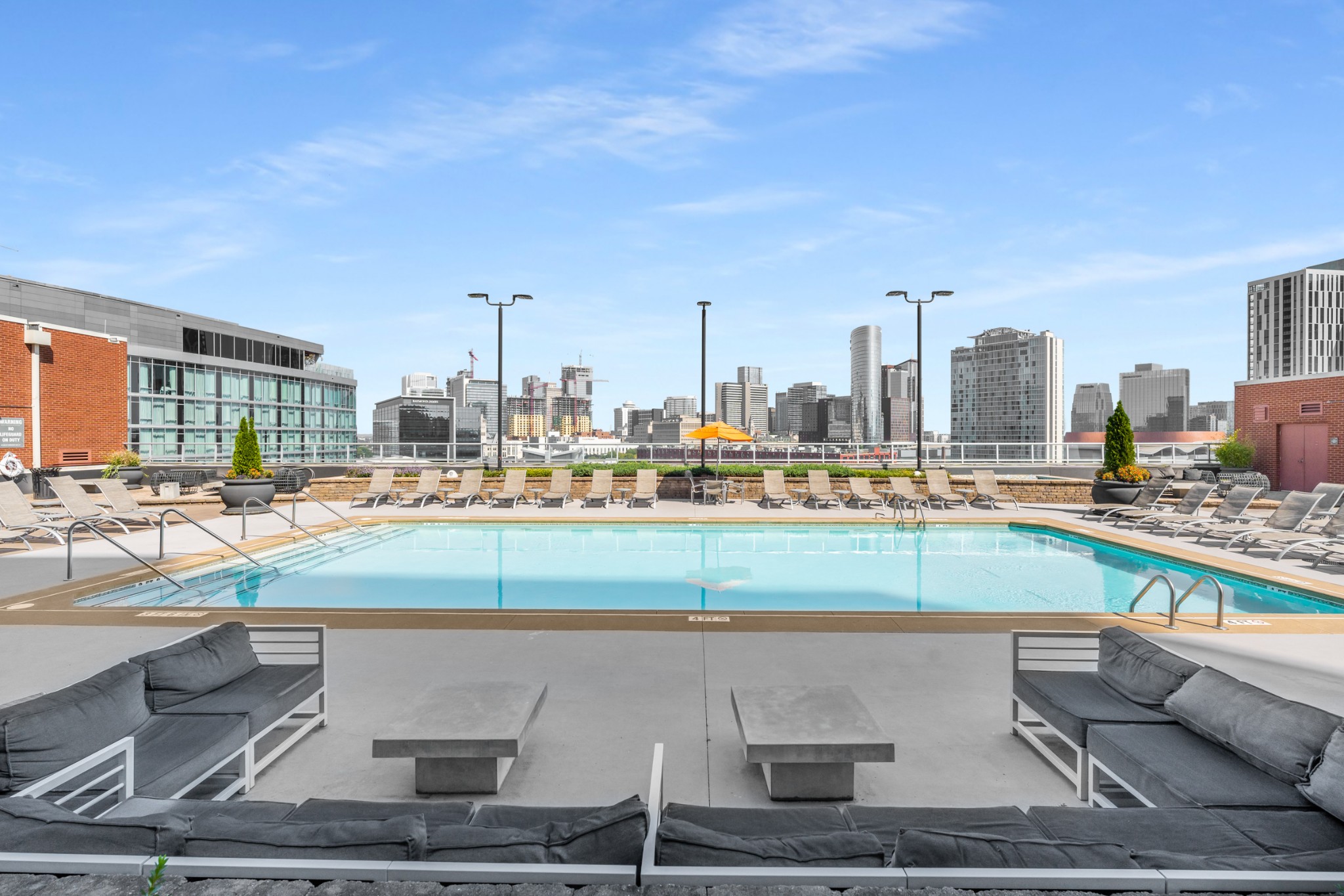 600 12th Ave, S Unit: 1703