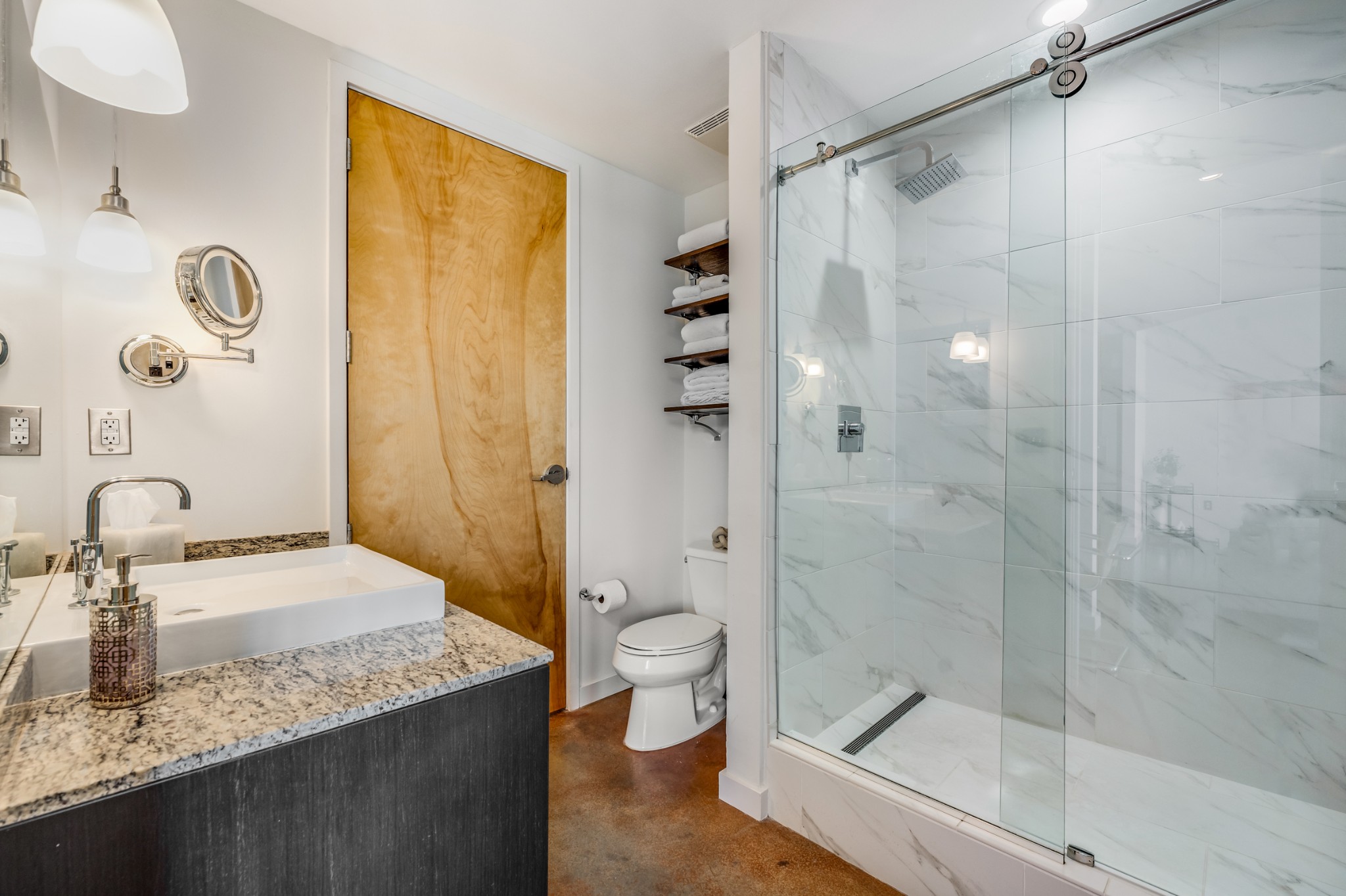 600 12th Ave, S Unit: 1703