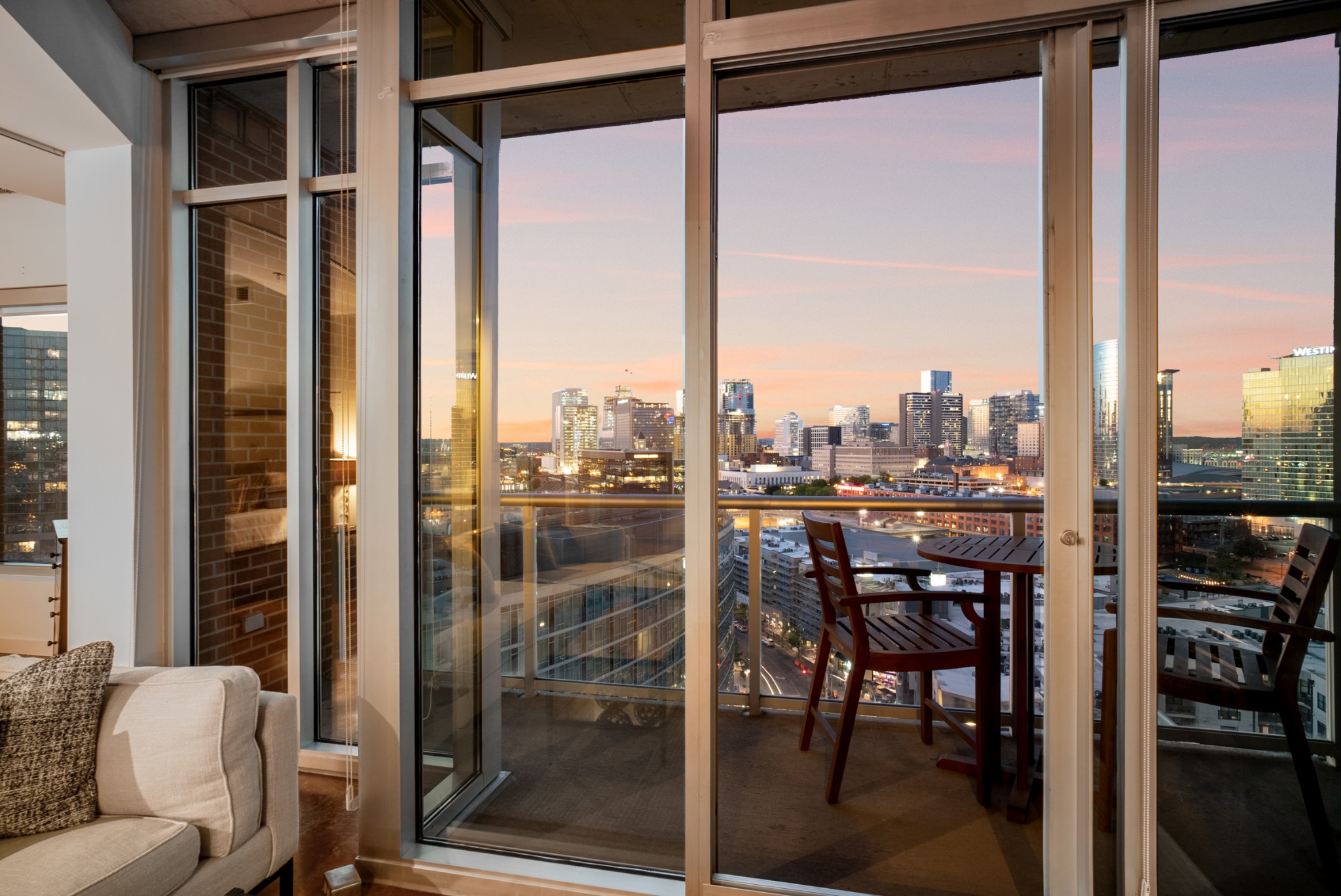 600 12th Ave, S Unit: 1703