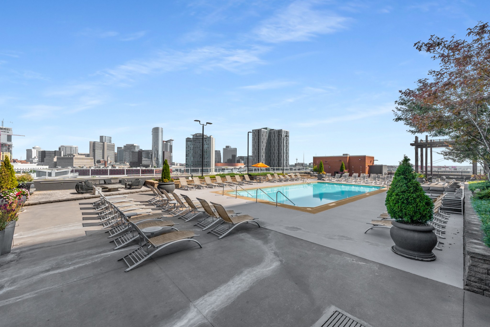 600 12th Ave, S Unit: 1703