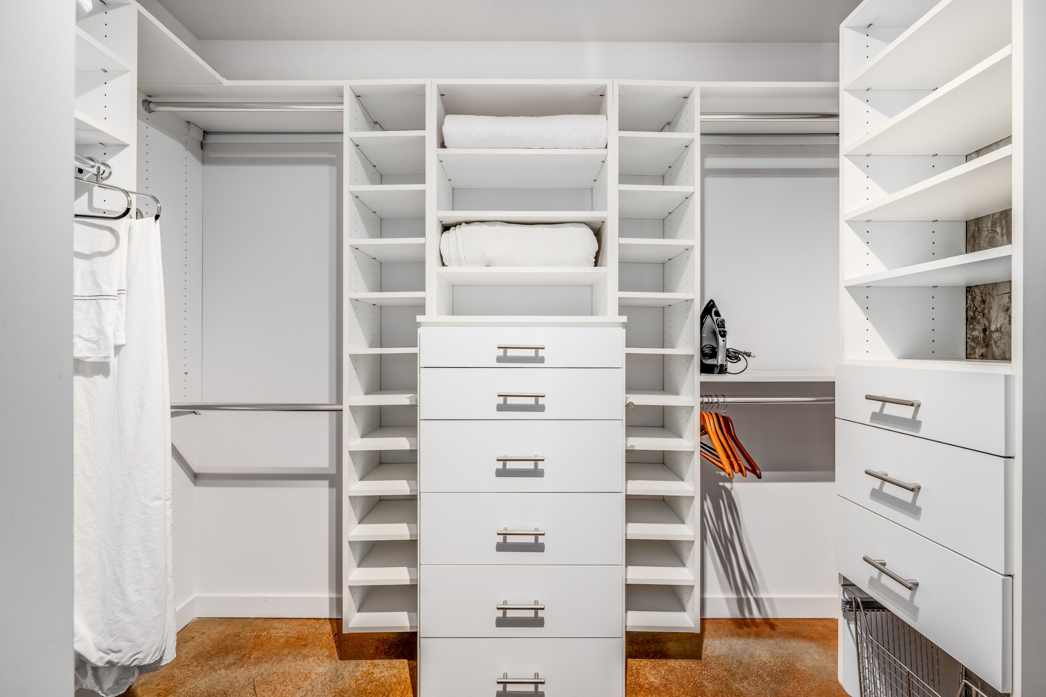 600 12th Ave, S Unit: 1703