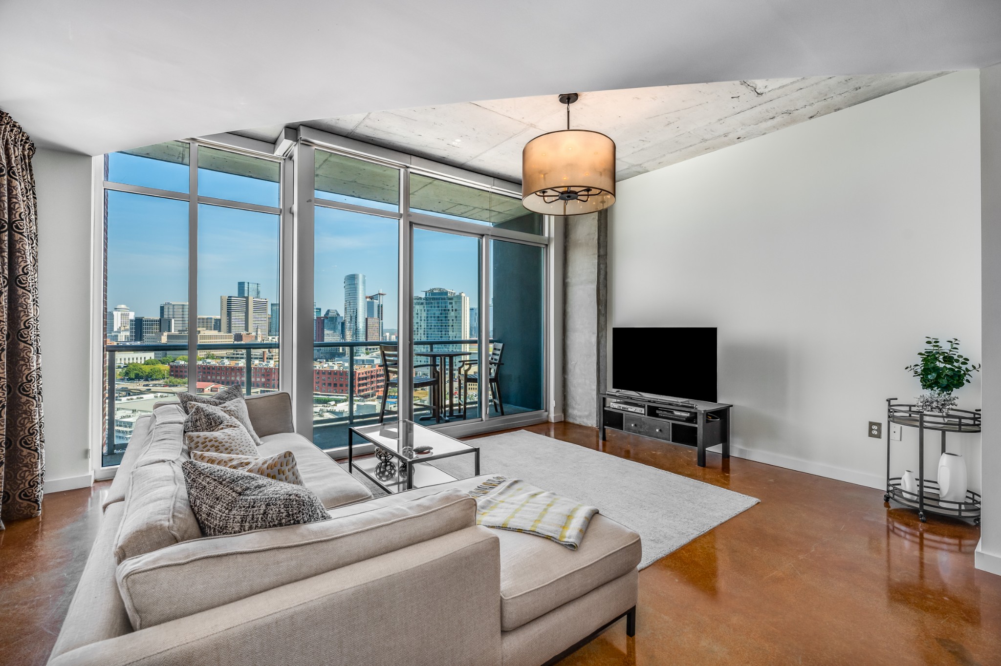 600 12th Ave, S Unit: 1703