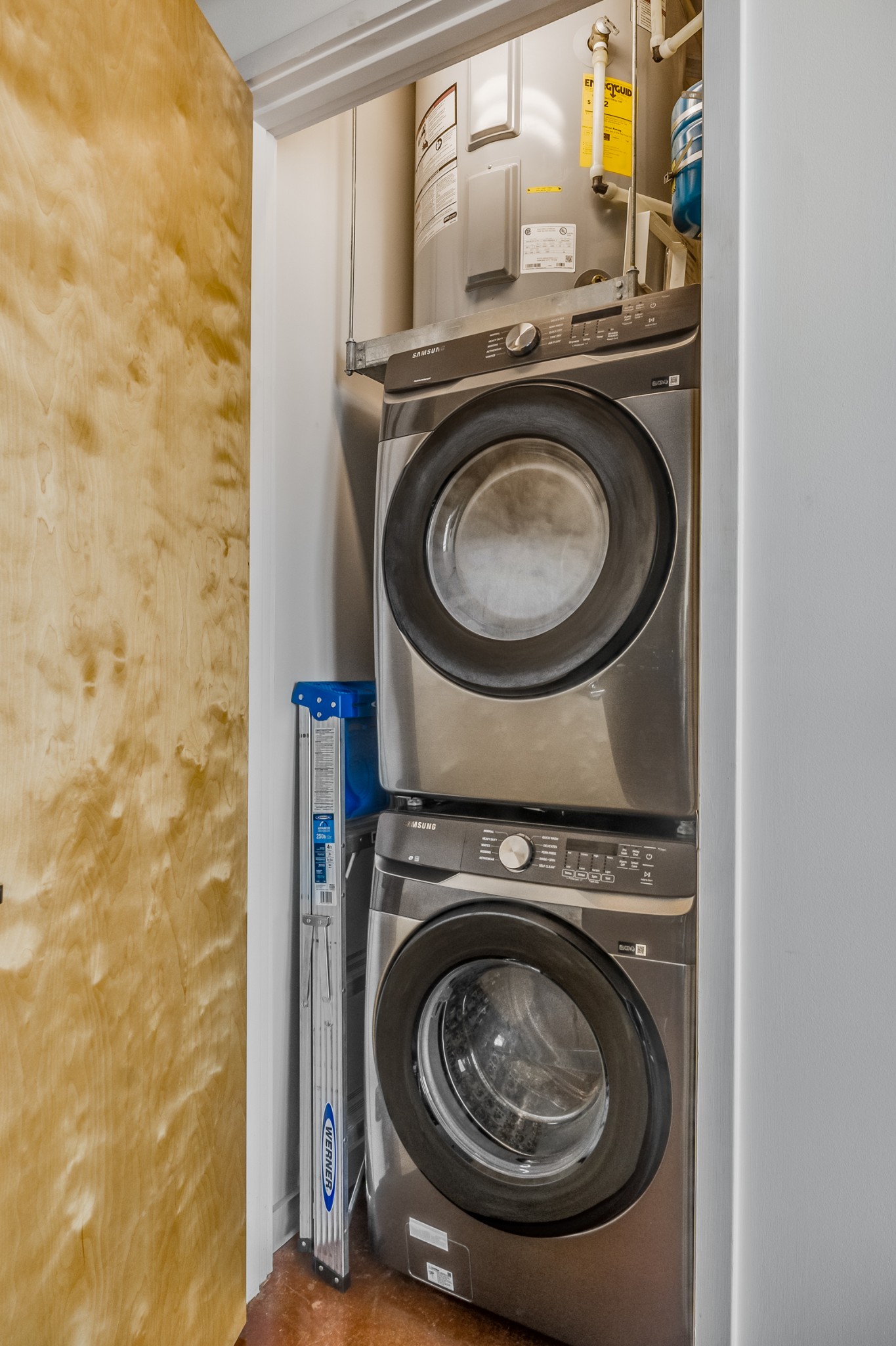 600 12th Ave, S Unit: 1703