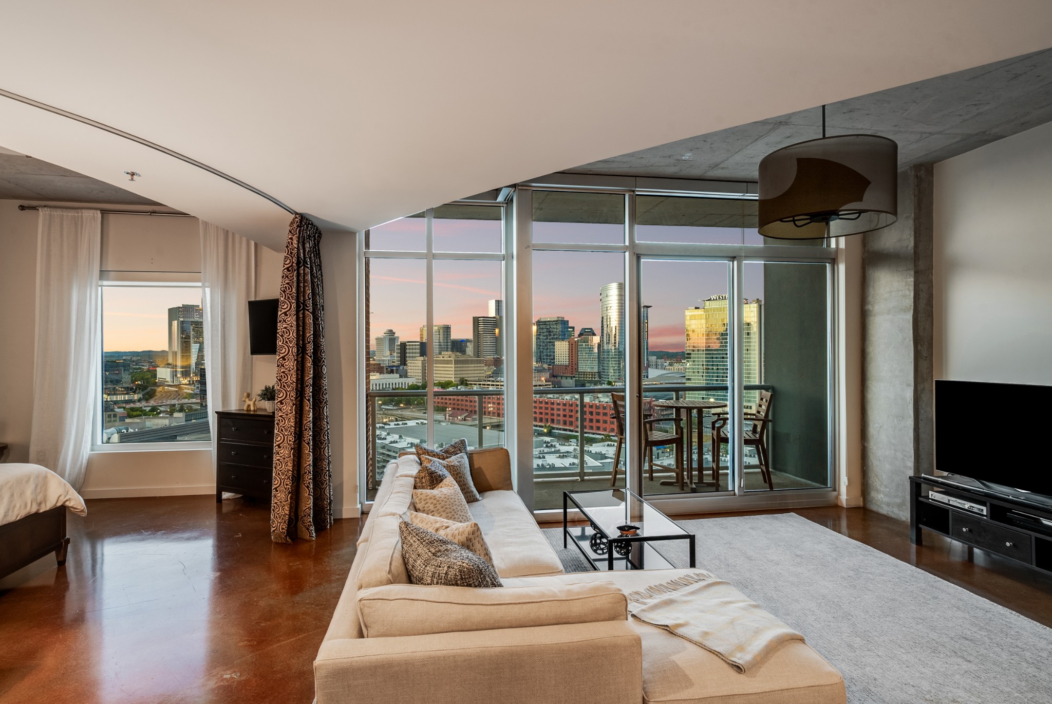 600 12th Ave, S Unit: 1703